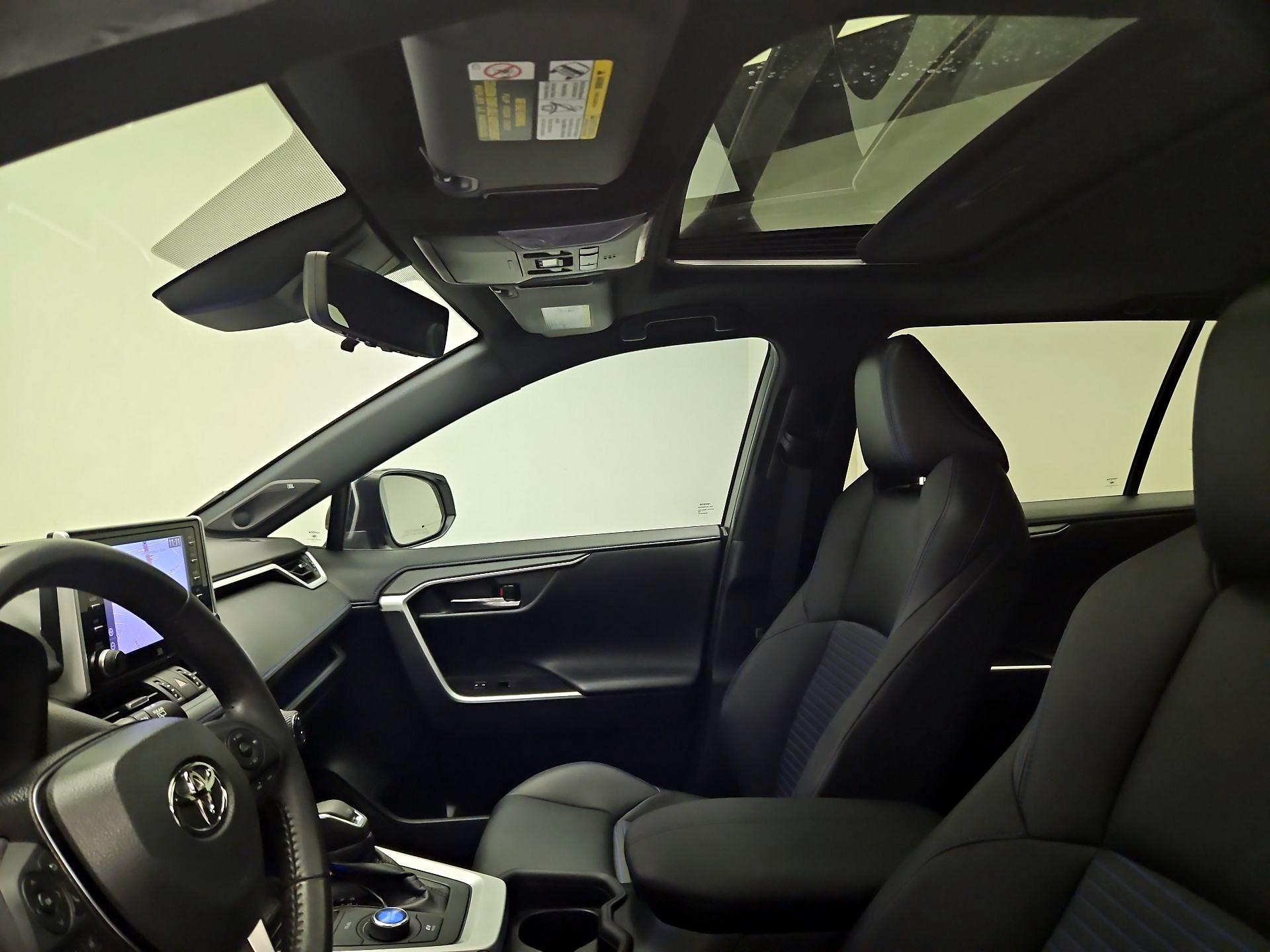 Thumbnail: 2020 Toyota RAV4 - 20