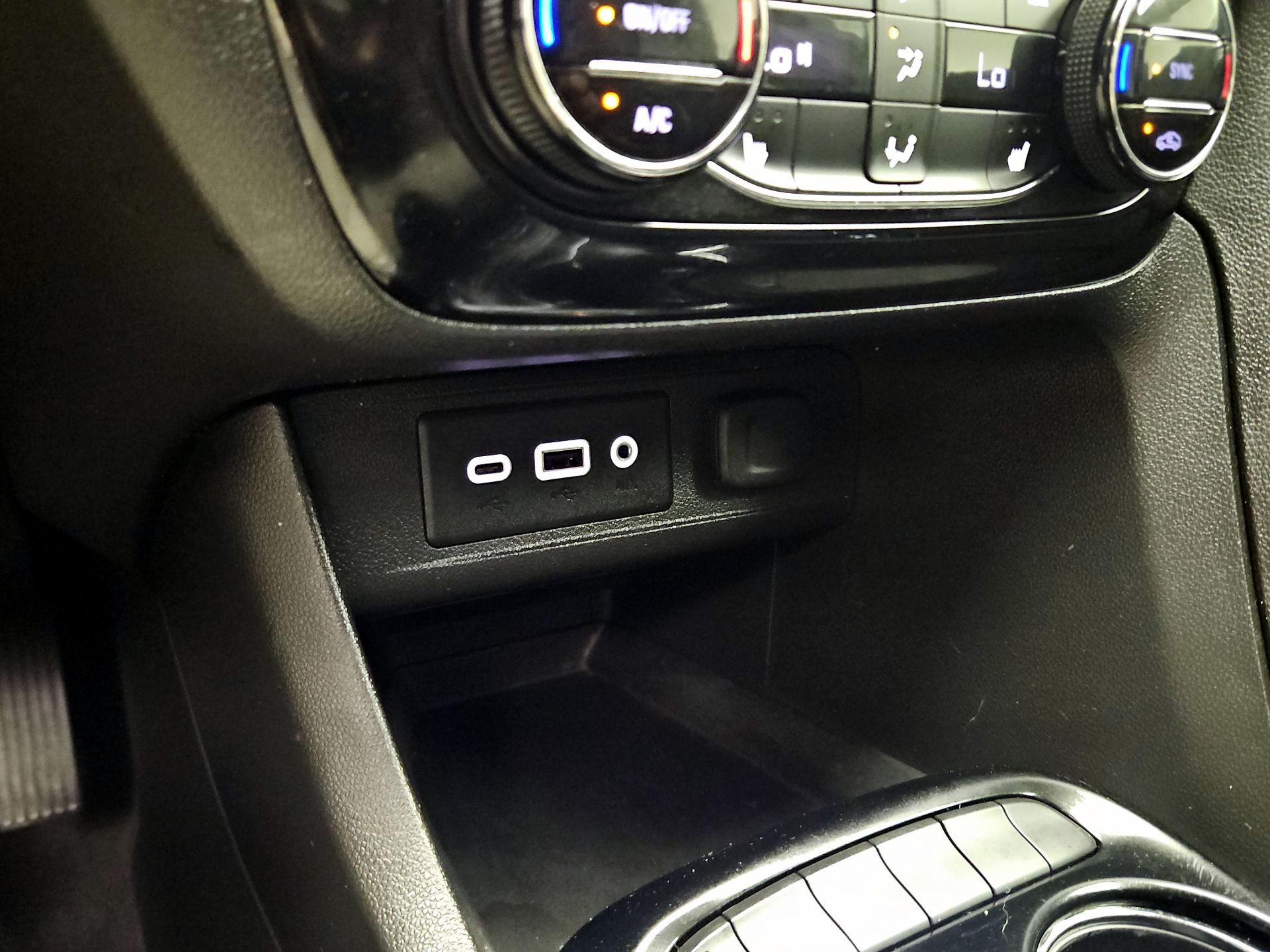 Thumbnail: 2020 Buick Encore GX - 18