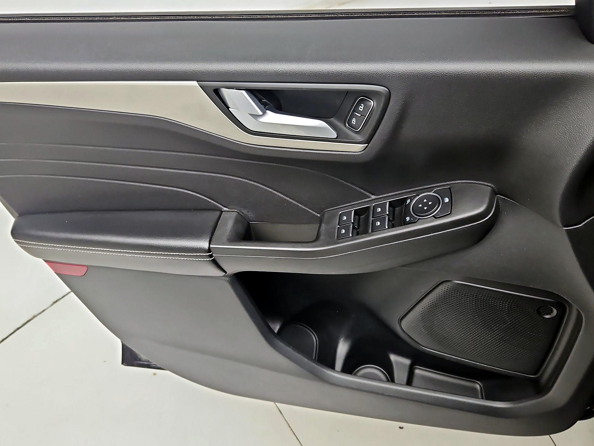 Thumbnail: 2021 Ford Escape - 12