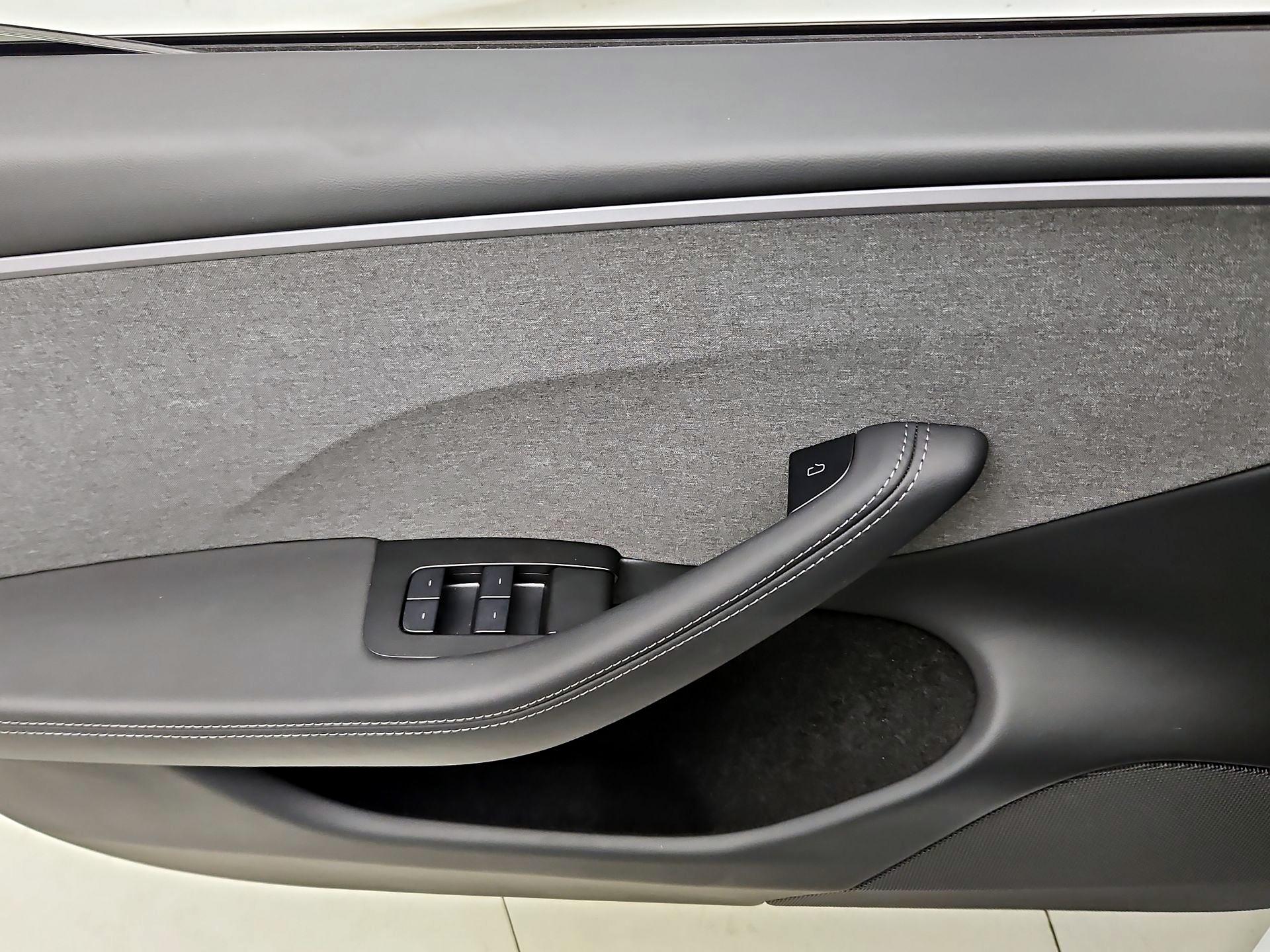 Thumbnail: 2025 Tesla Model 3 - 12