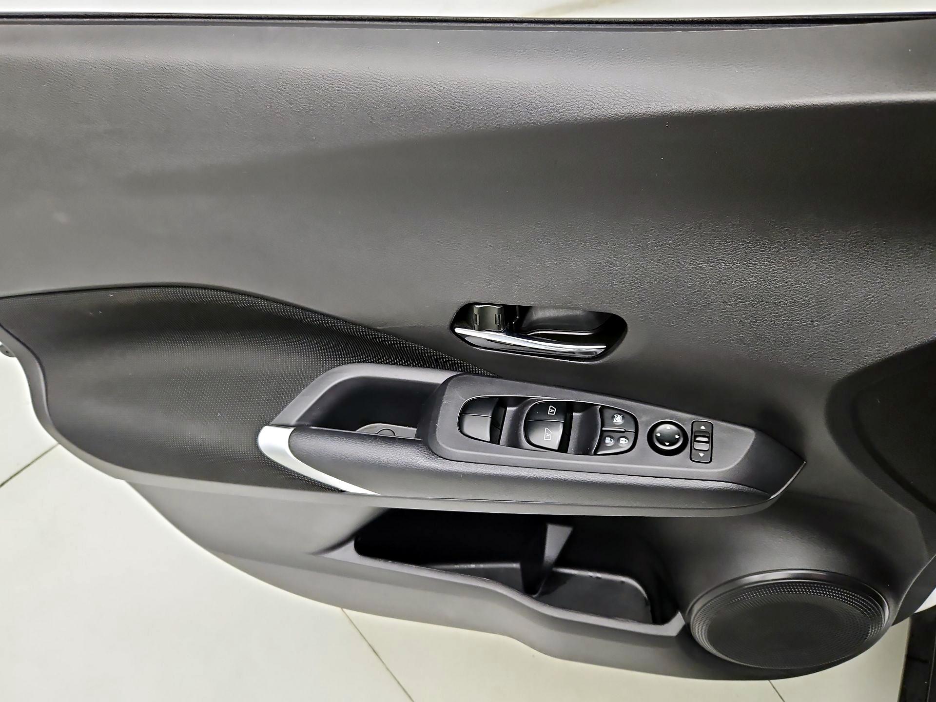 Thumbnail: 2024 Nissan Kicks - 12