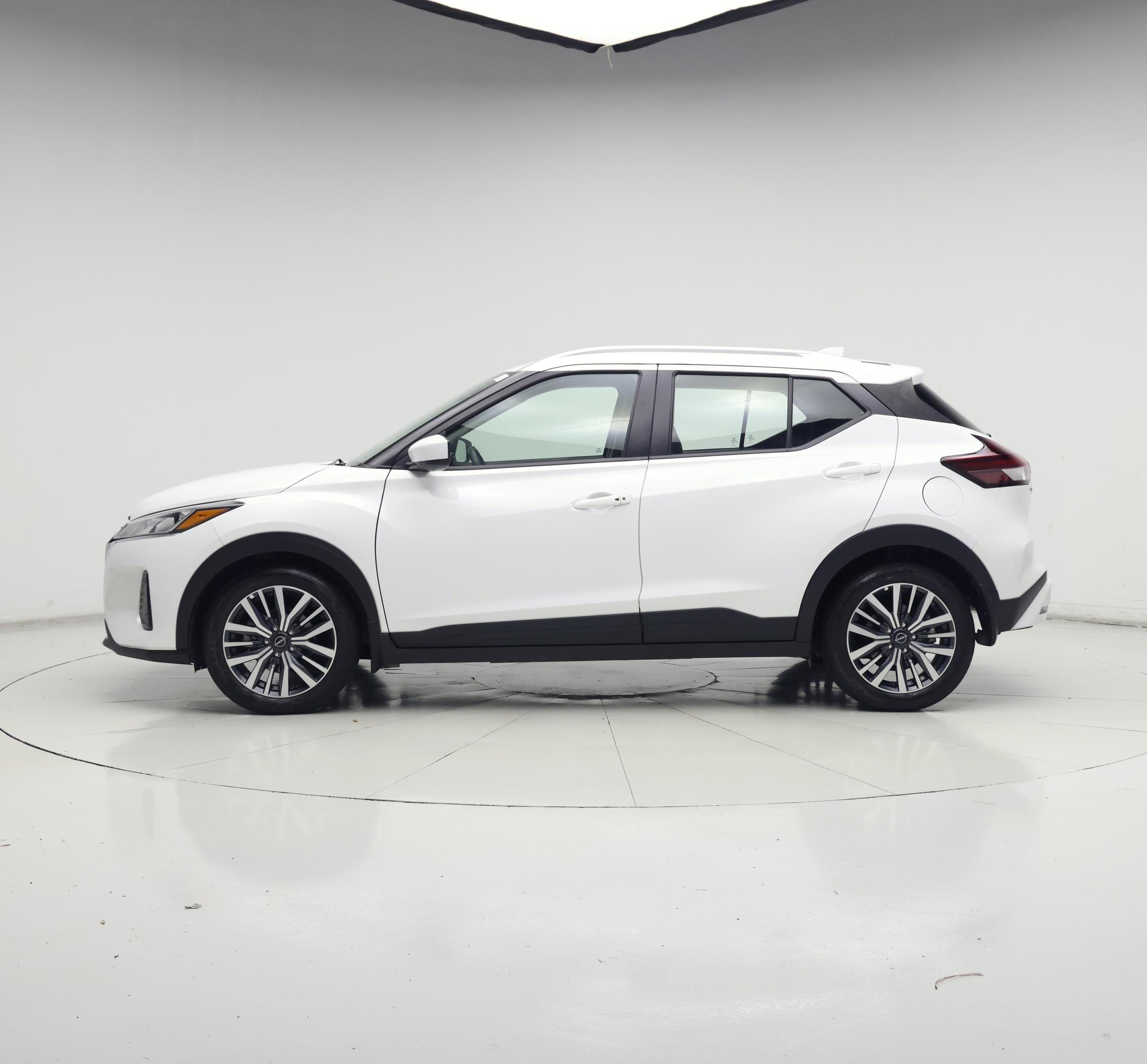 Thumbnail: 2024 Nissan Kicks - 3