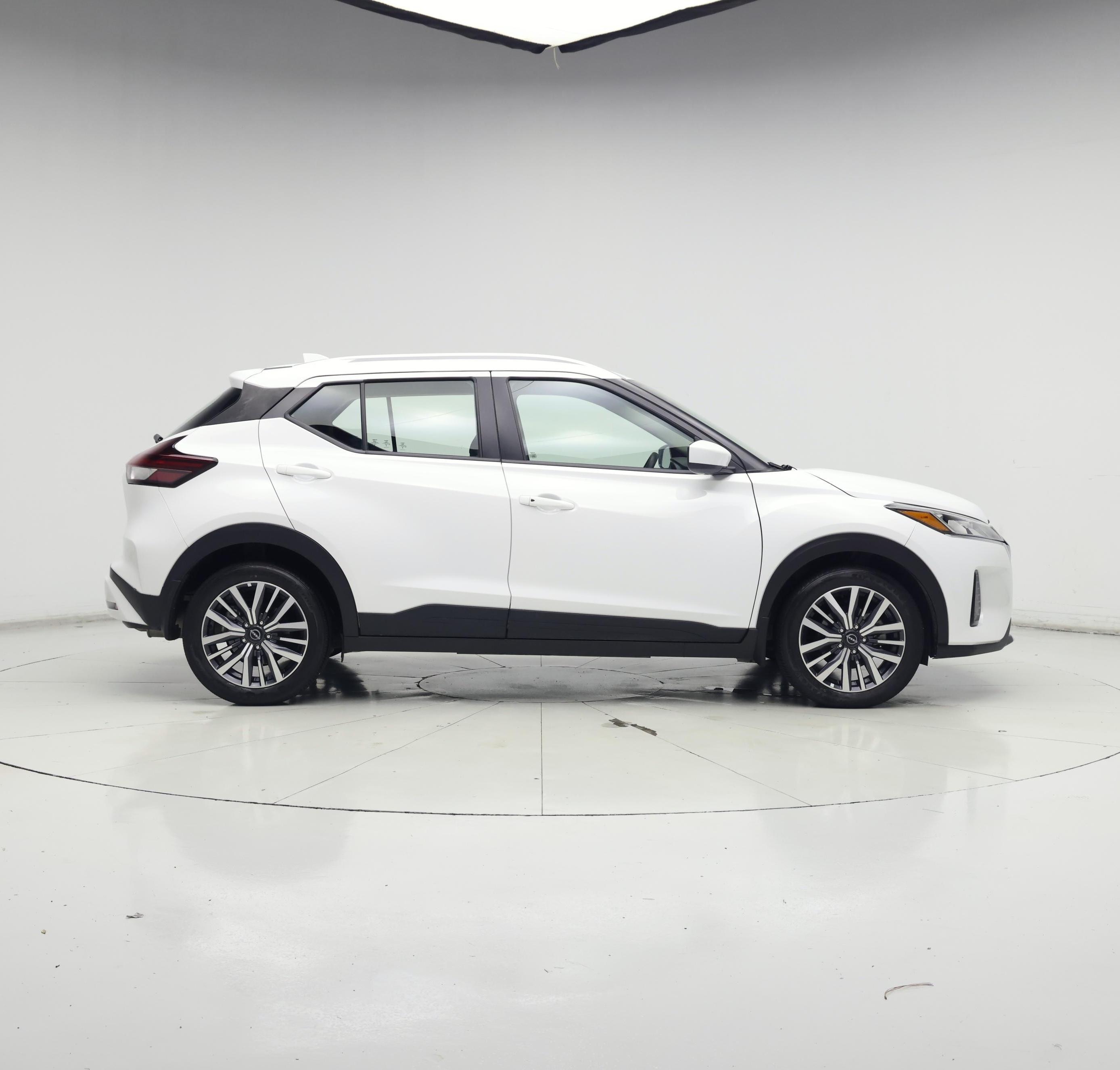 Thumbnail: 2024 Nissan Kicks - 7