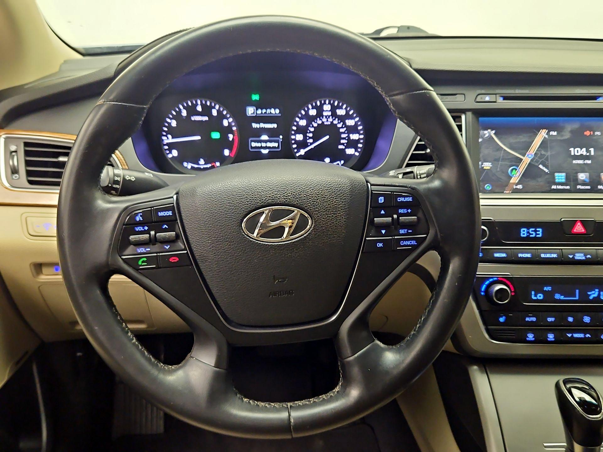 Thumbnail: 2015 Hyundai Sonata - 10
