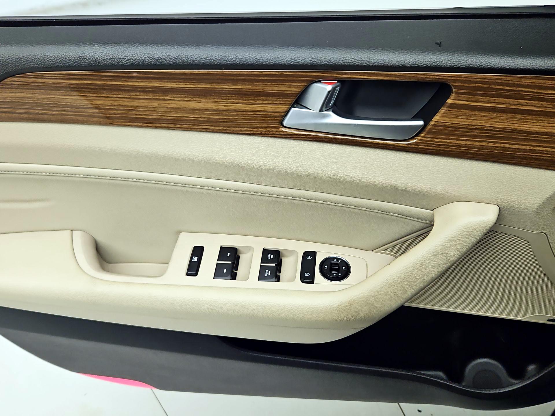 Thumbnail: 2015 Hyundai Sonata - 12