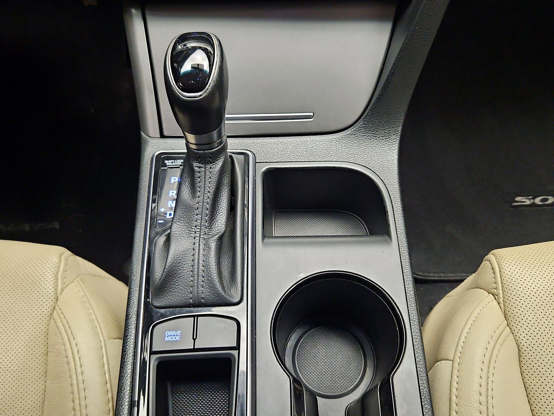 Thumbnail: 2015 Hyundai Sonata - 18