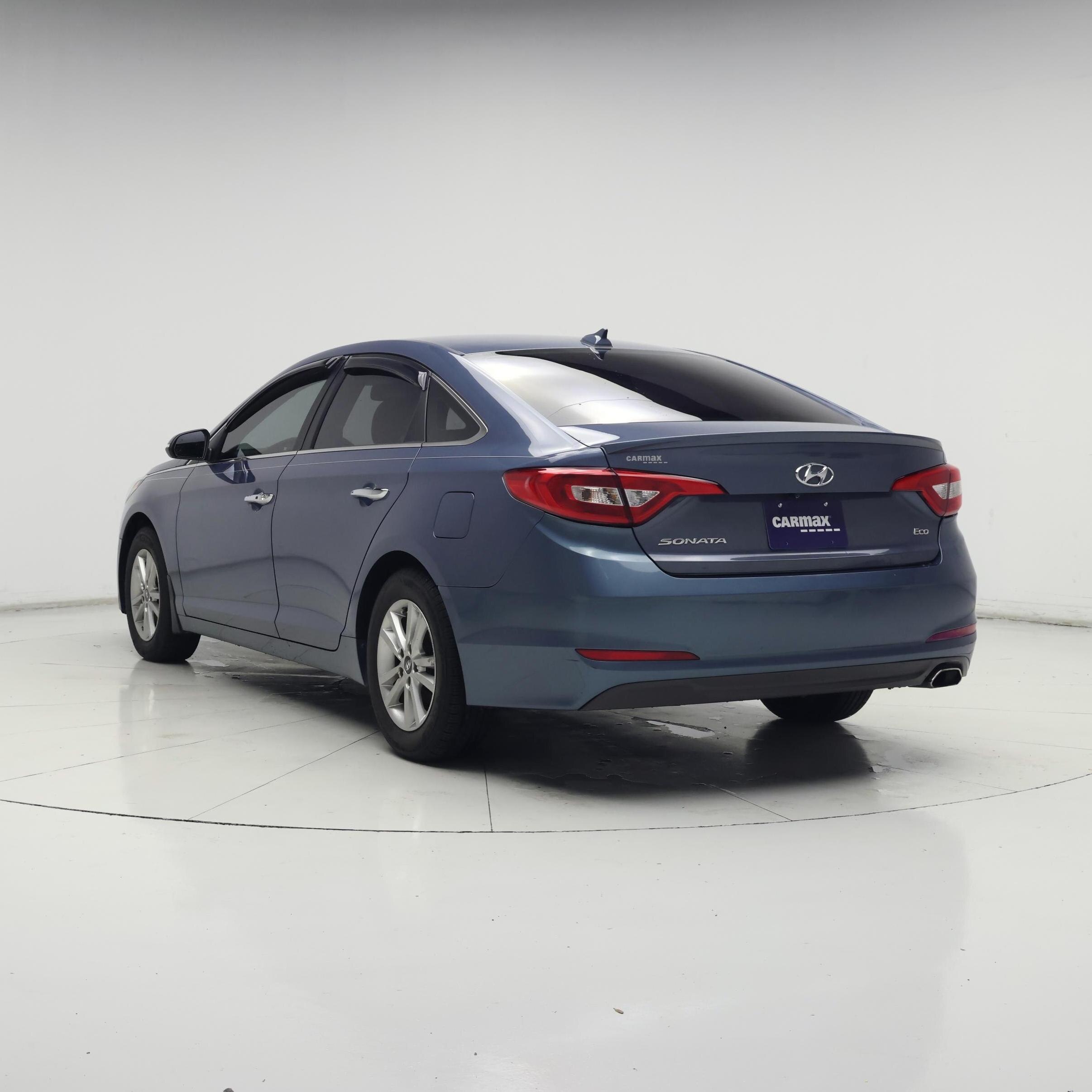 Thumbnail: 2015 Hyundai Sonata - 2