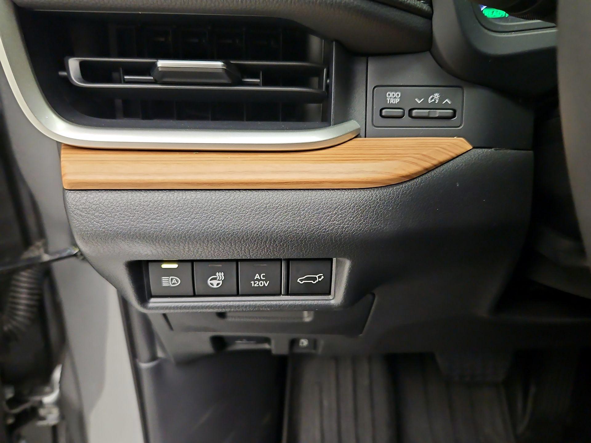 Thumbnail: 2025 Toyota Highlander - 13