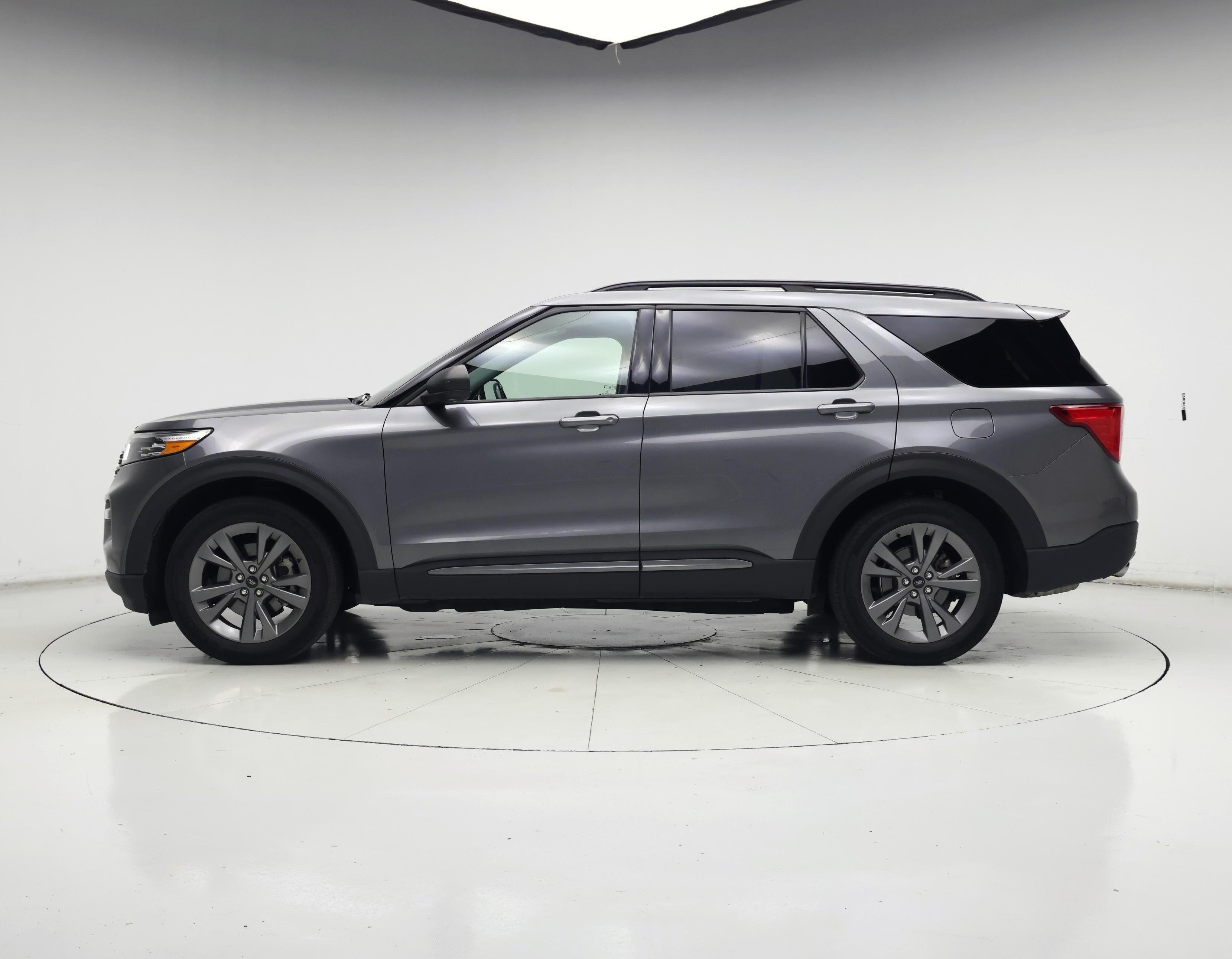 Thumbnail: 2021 Ford Explorer - 3