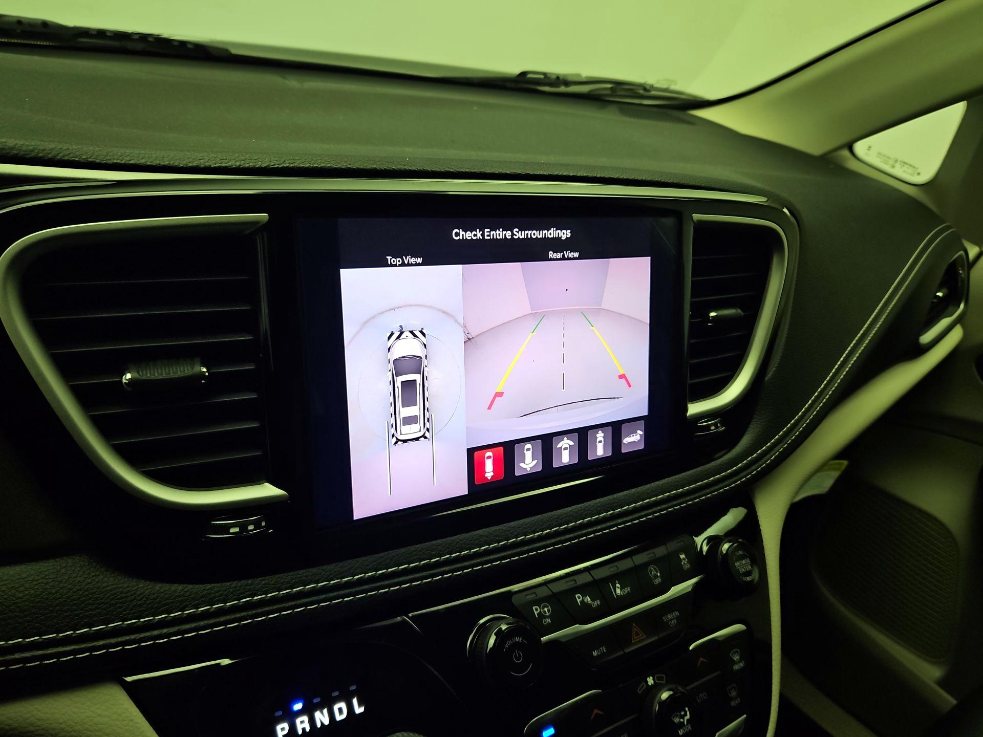 Thumbnail: 2023 Chrysler Pacifica - 14