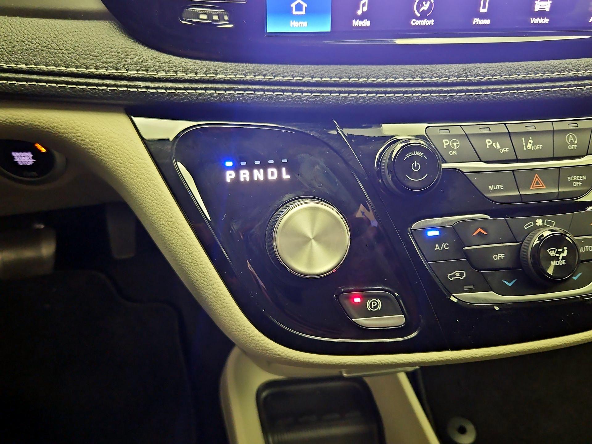 Thumbnail: 2023 Chrysler Pacifica - 17