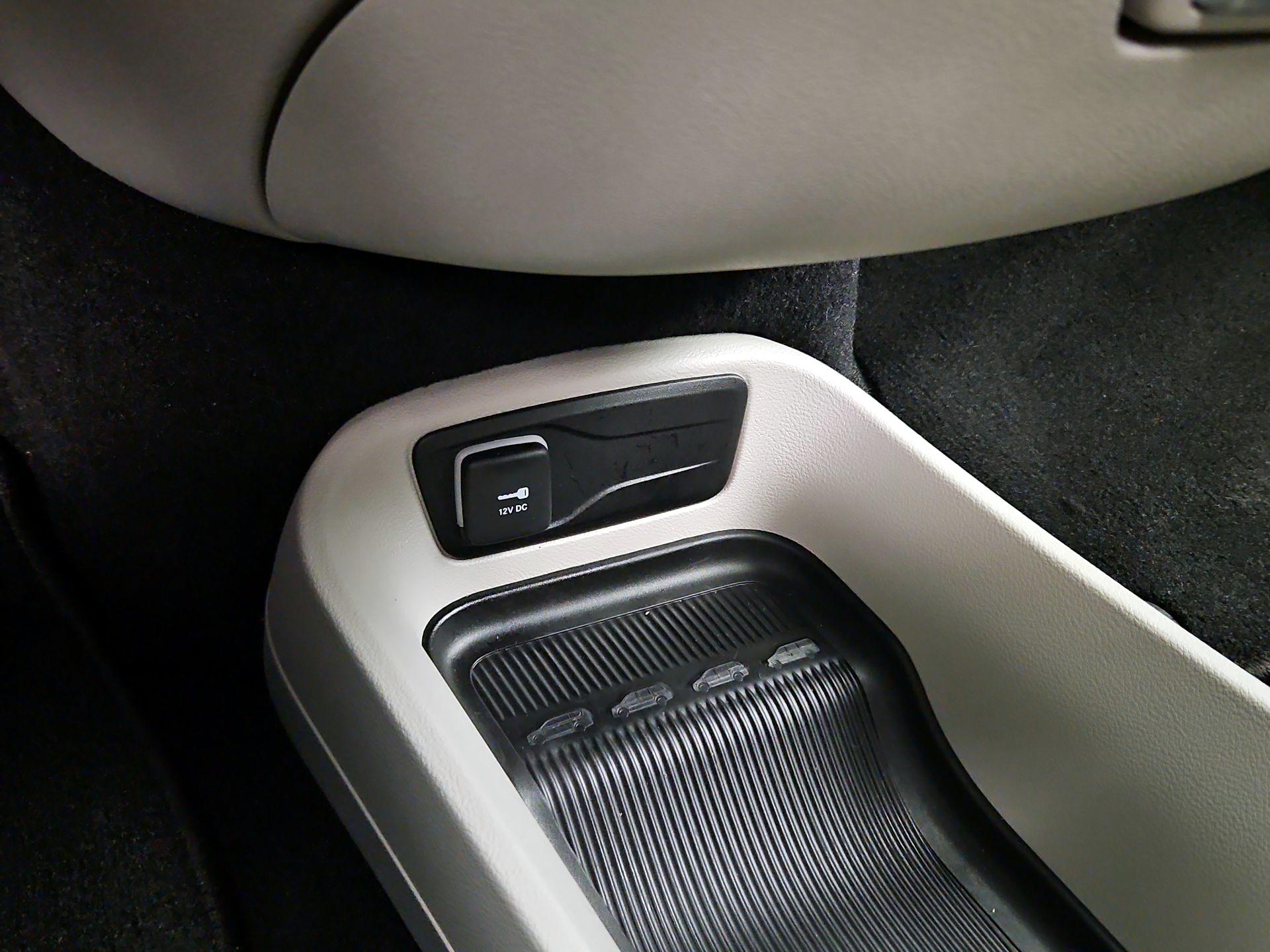 Thumbnail: 2023 Chrysler Pacifica - 18