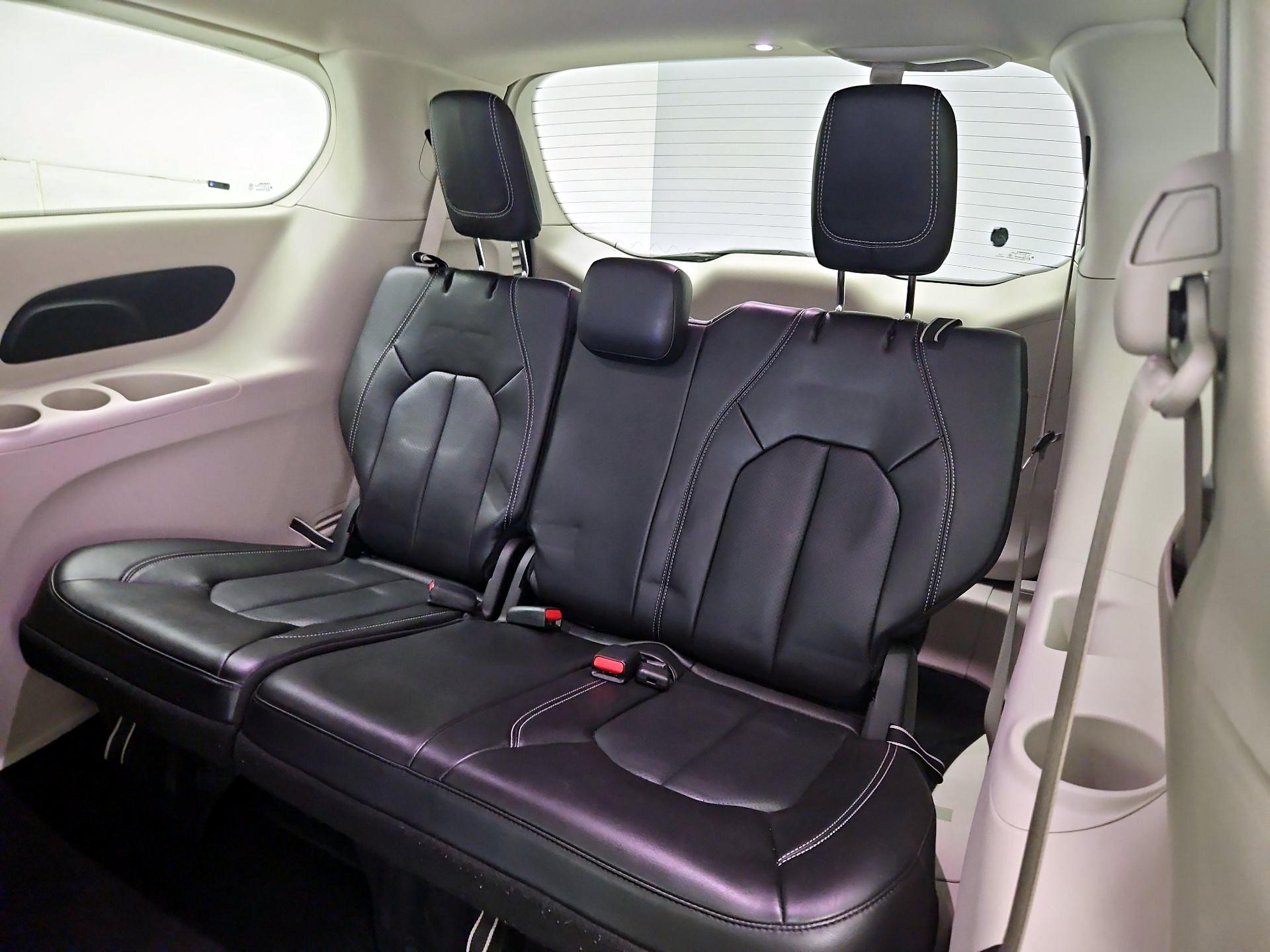 Thumbnail: 2023 Chrysler Pacifica - 20