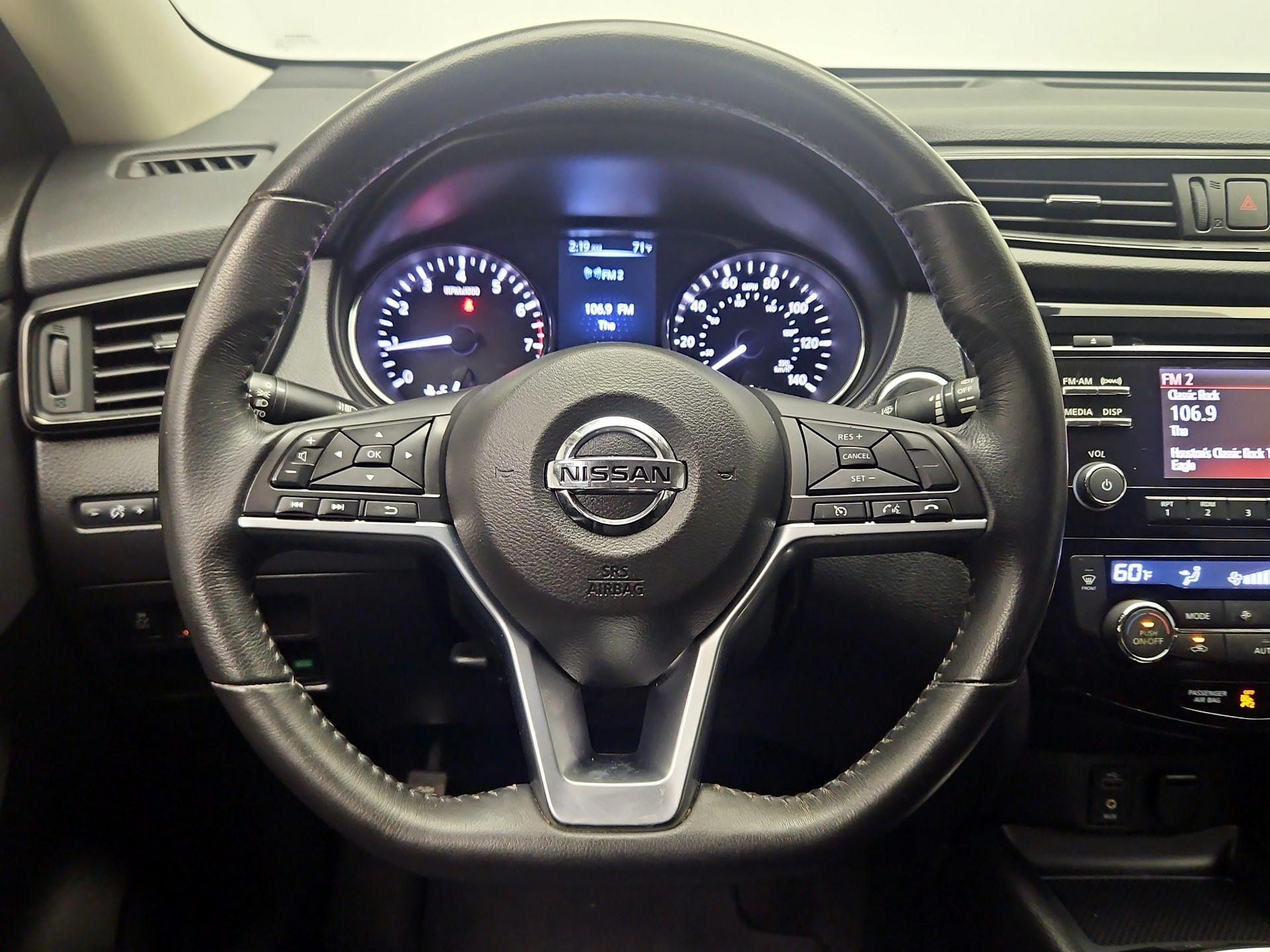 Thumbnail: 2017 Nissan Rogue - 10