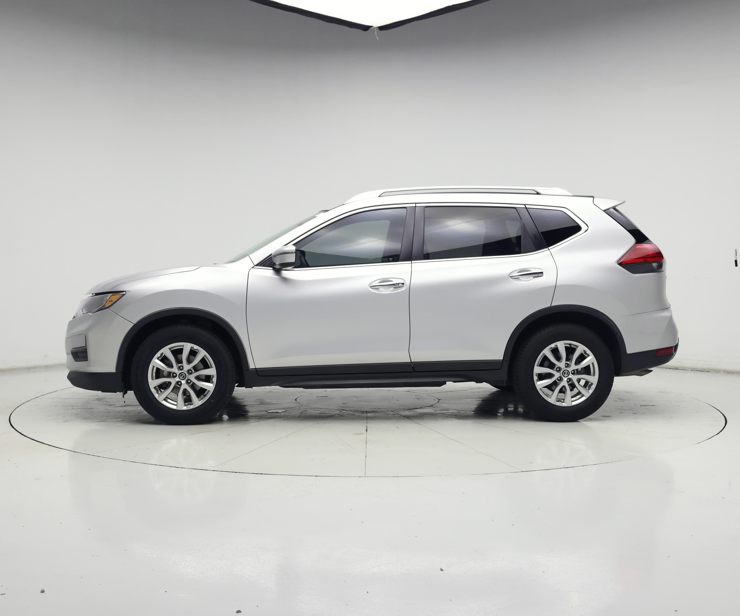 Thumbnail: 2017 Nissan Rogue - 3
