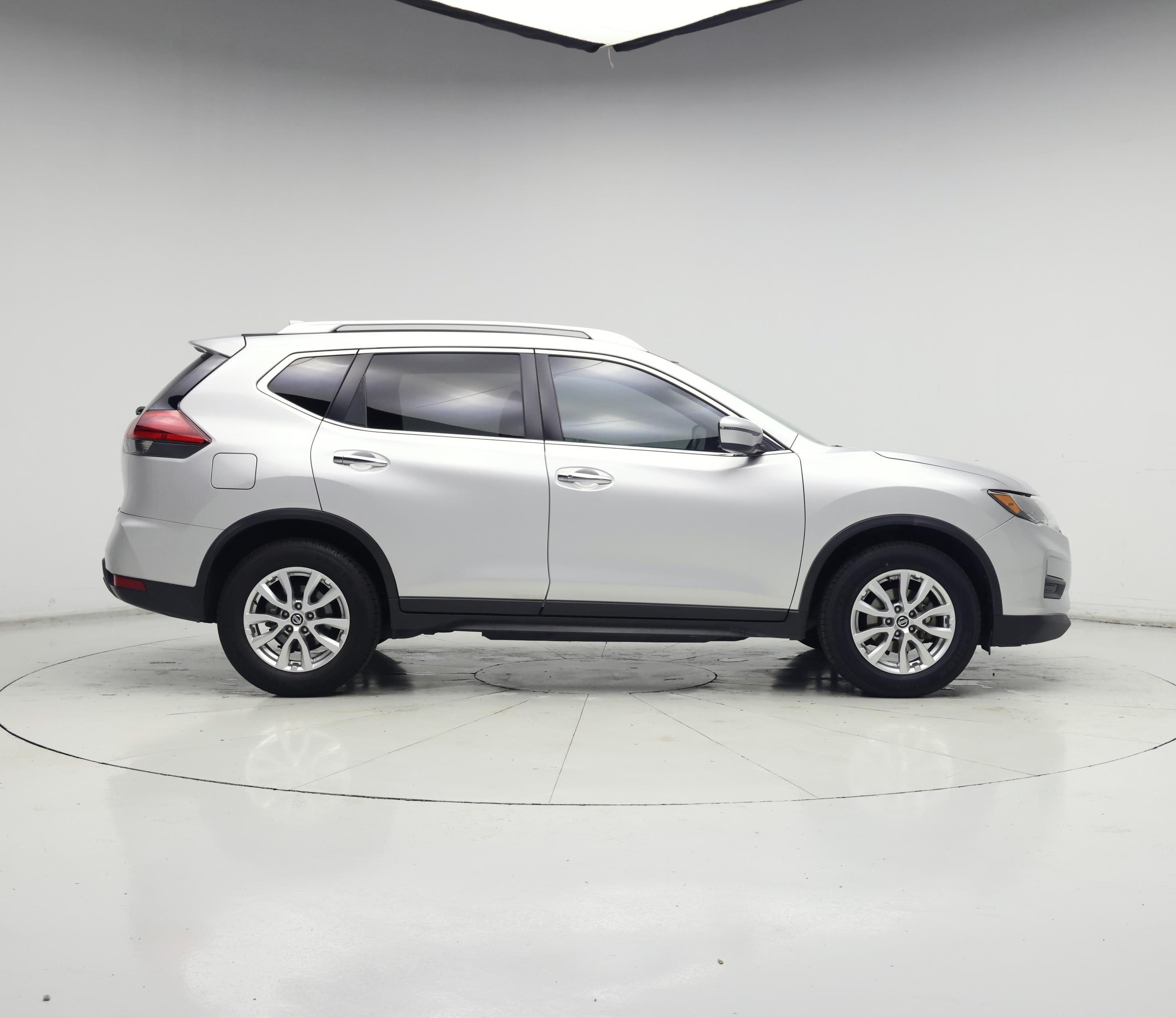 Thumbnail: 2017 Nissan Rogue - 7