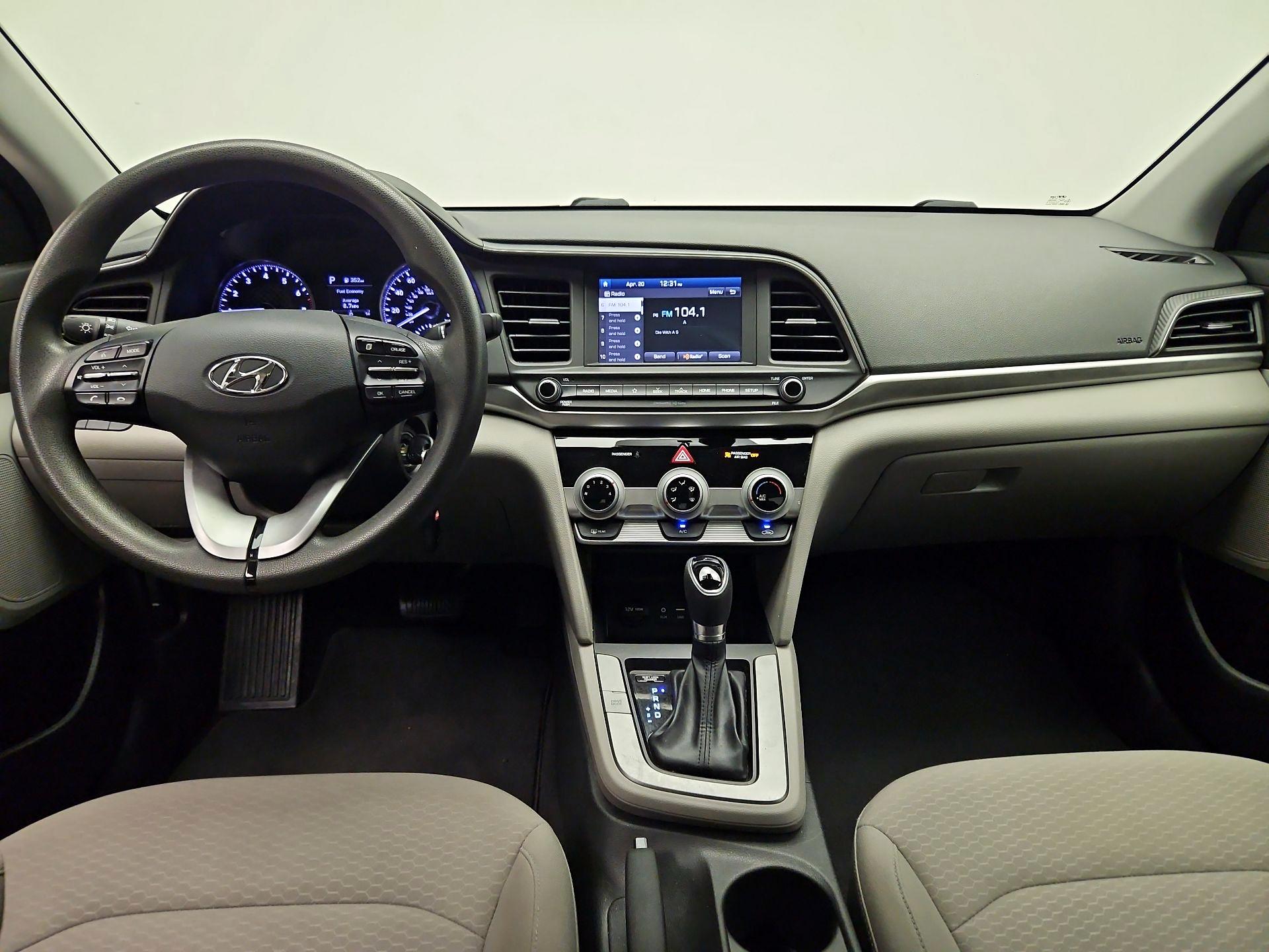 Thumbnail: 2019 Hyundai Elantra - 9