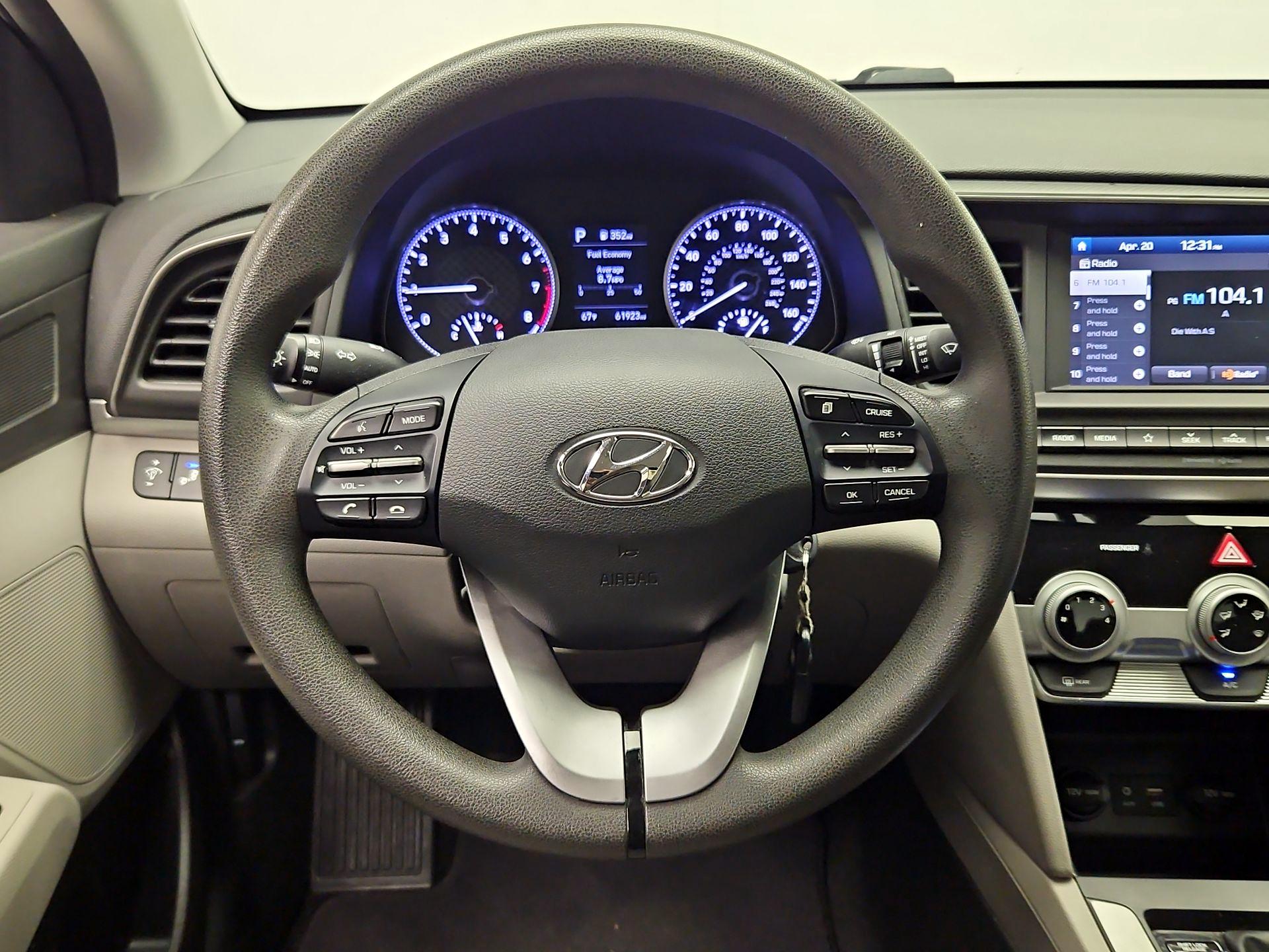 Thumbnail: 2019 Hyundai Elantra - 10