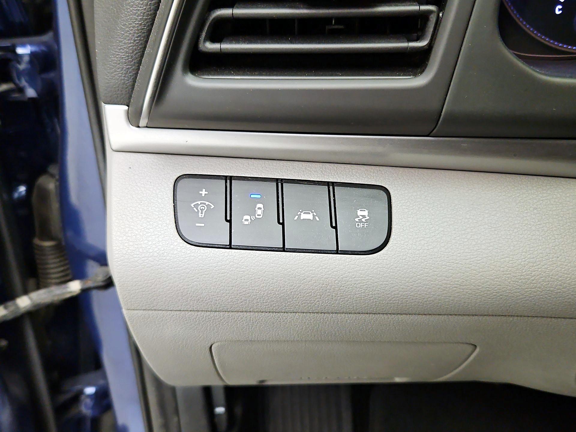 Thumbnail: 2019 Hyundai Elantra - 13