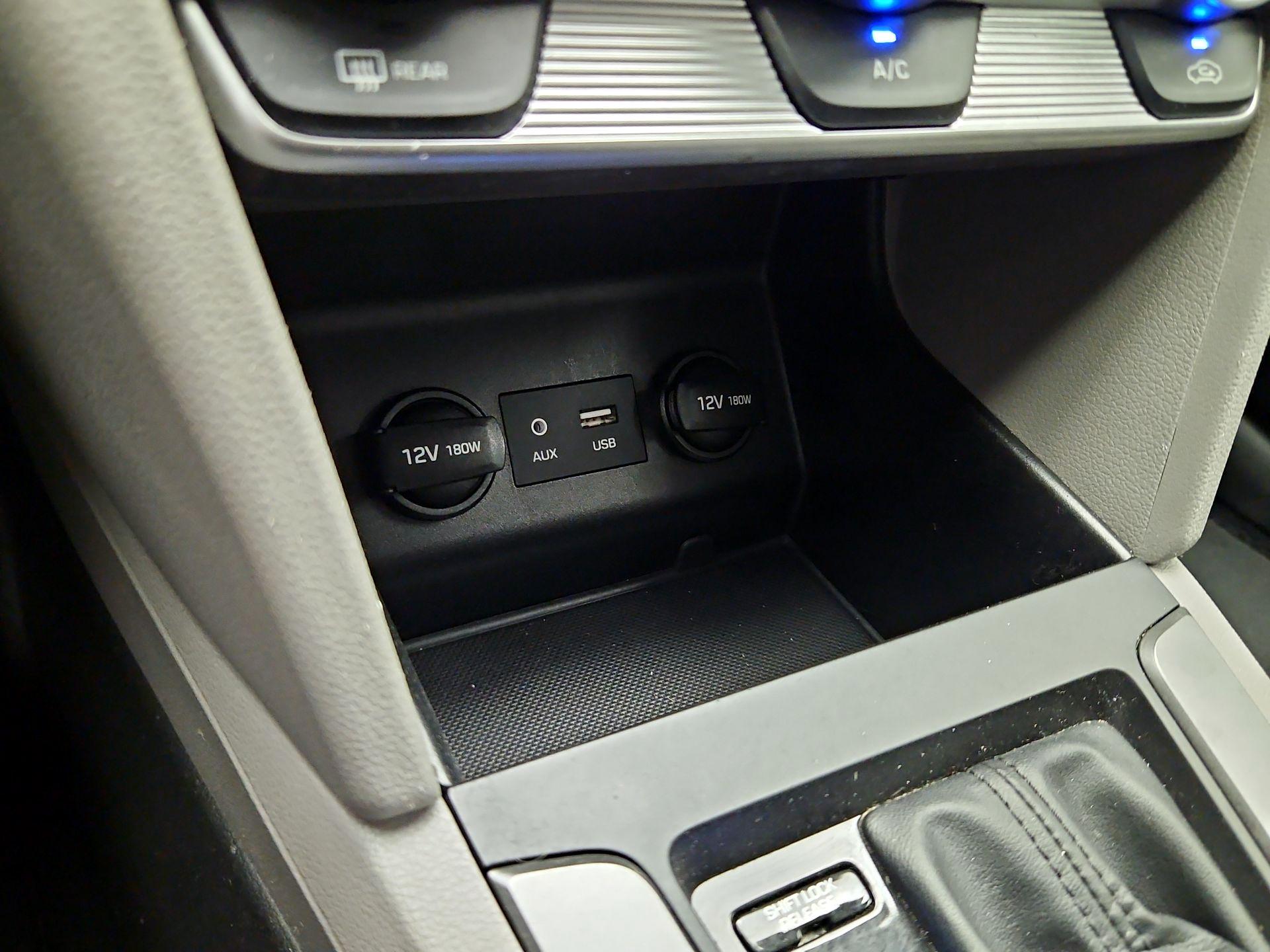 Thumbnail: 2019 Hyundai Elantra - 18