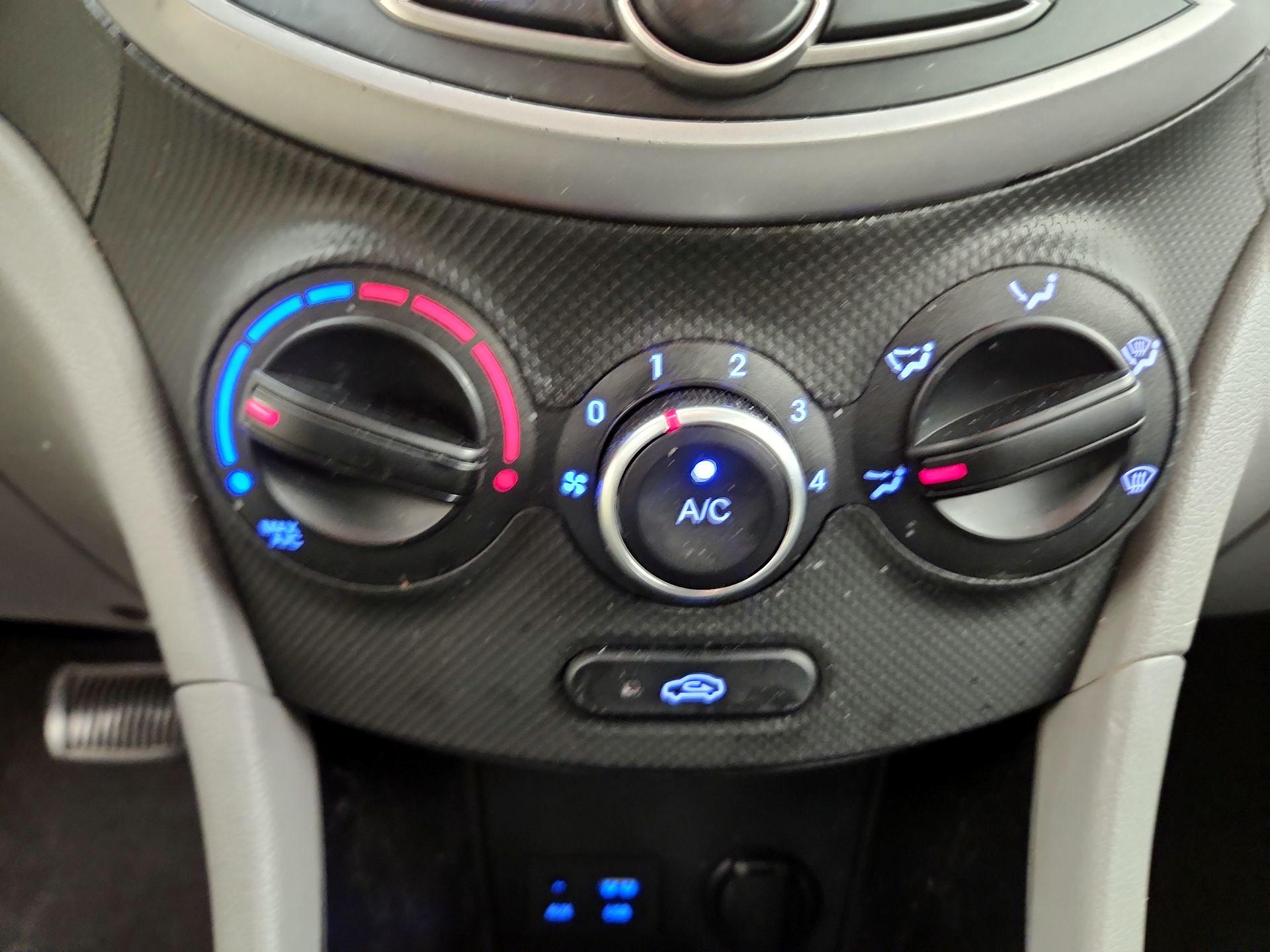 Thumbnail: 2017 Hyundai Accent - 15