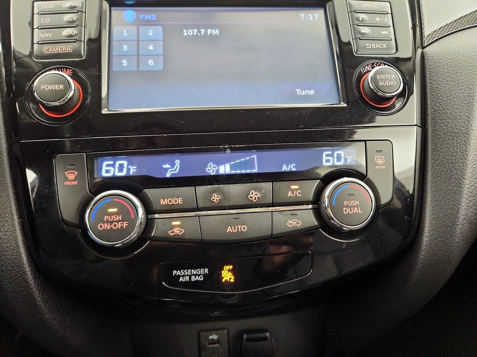 Thumbnail: 2014 Nissan Rogue - 17