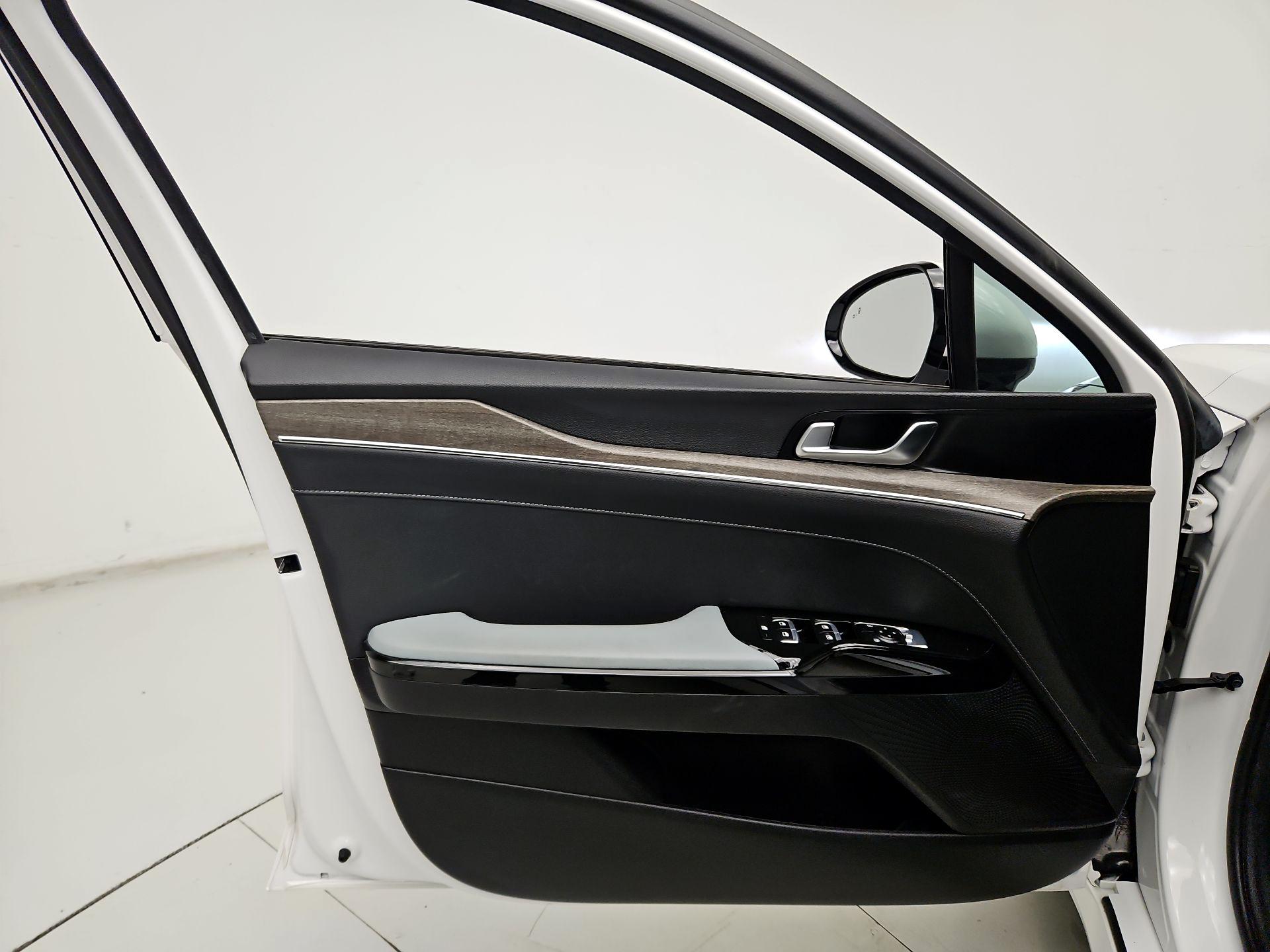 Thumbnail: 2023 Kia K5 - 12