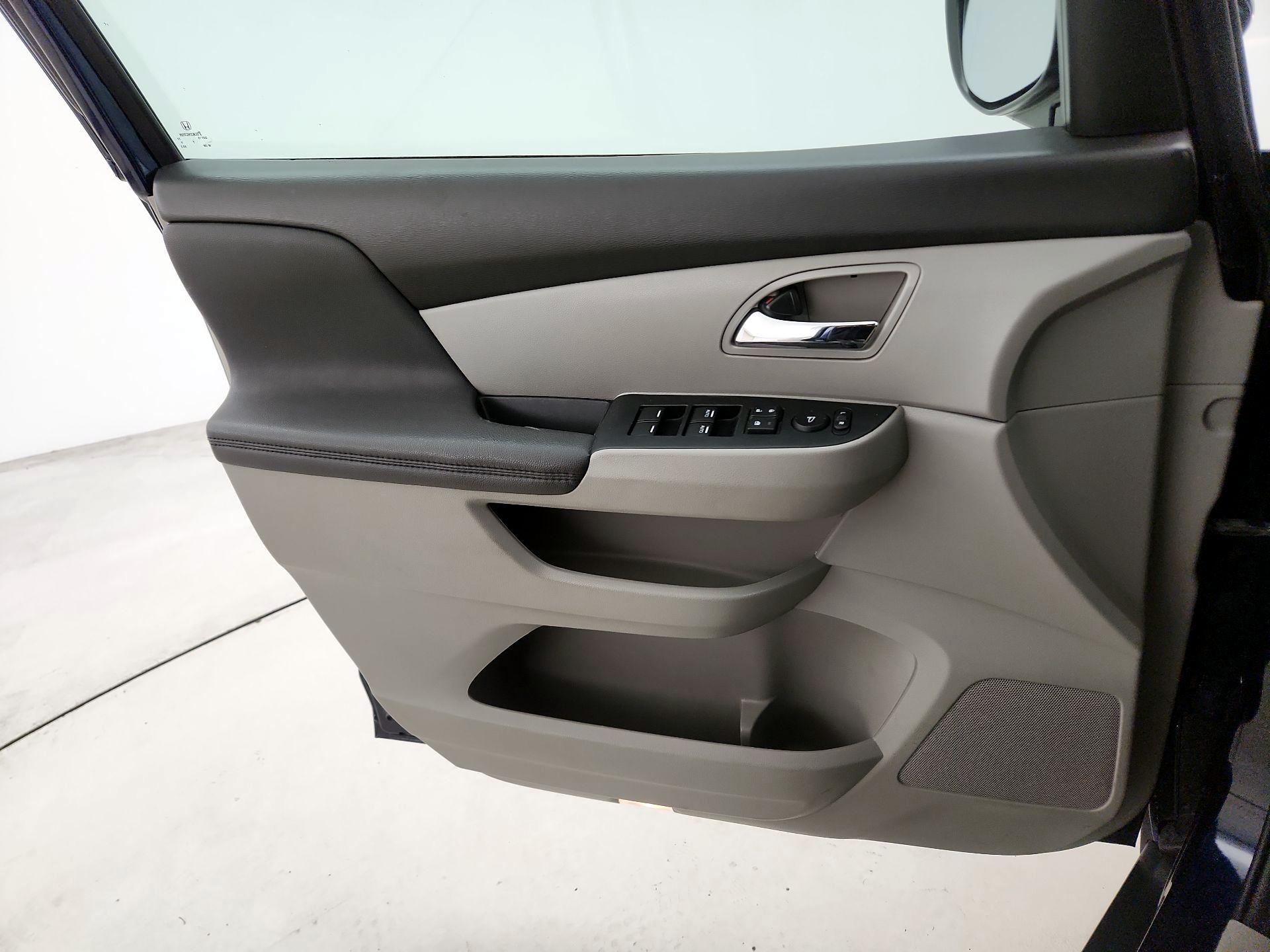 Thumbnail: 2016 Honda Odyssey - 12