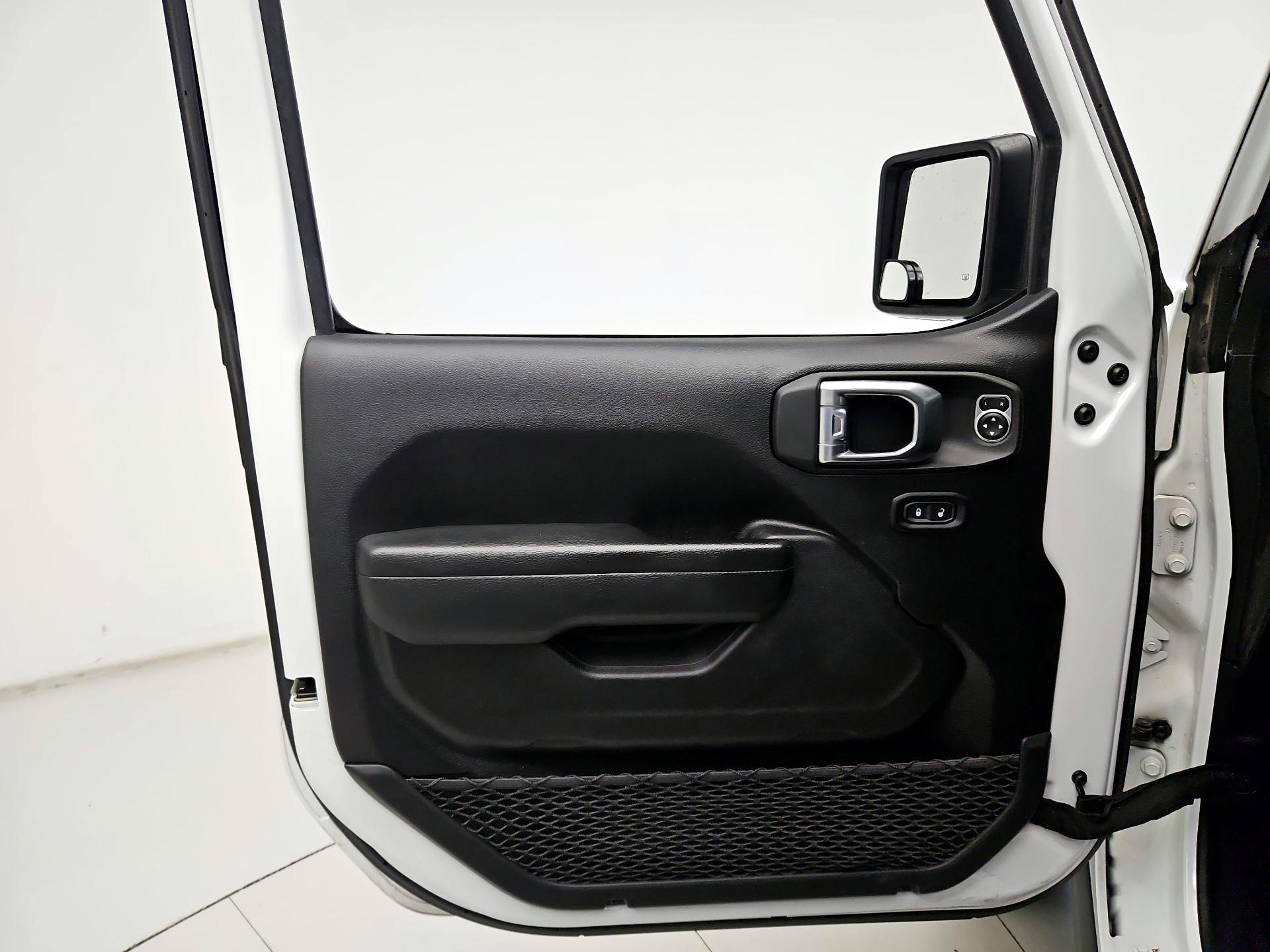 Thumbnail: 2022 Jeep Gladiator - 12