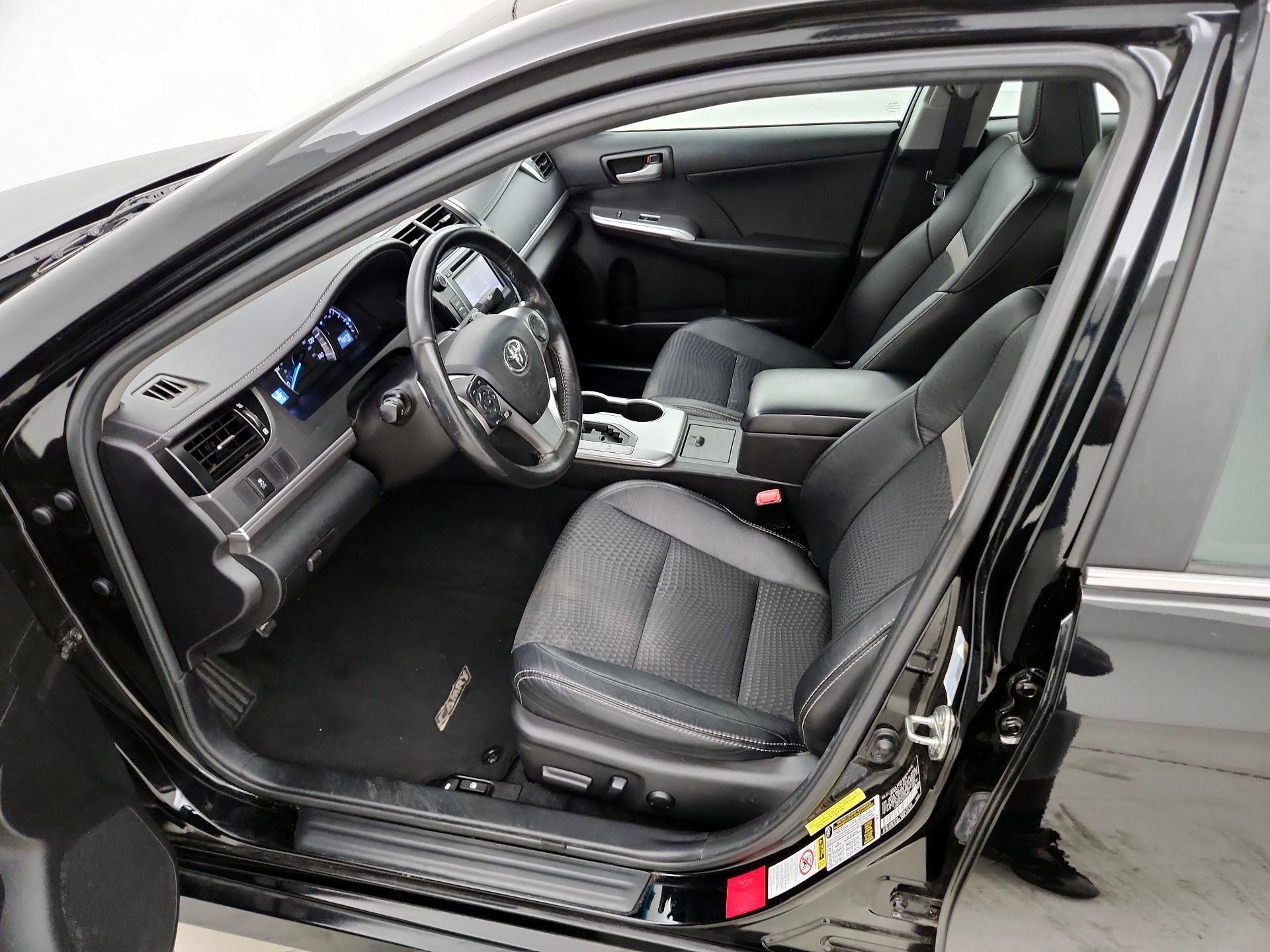 Thumbnail: 2014 Toyota Camry - 11