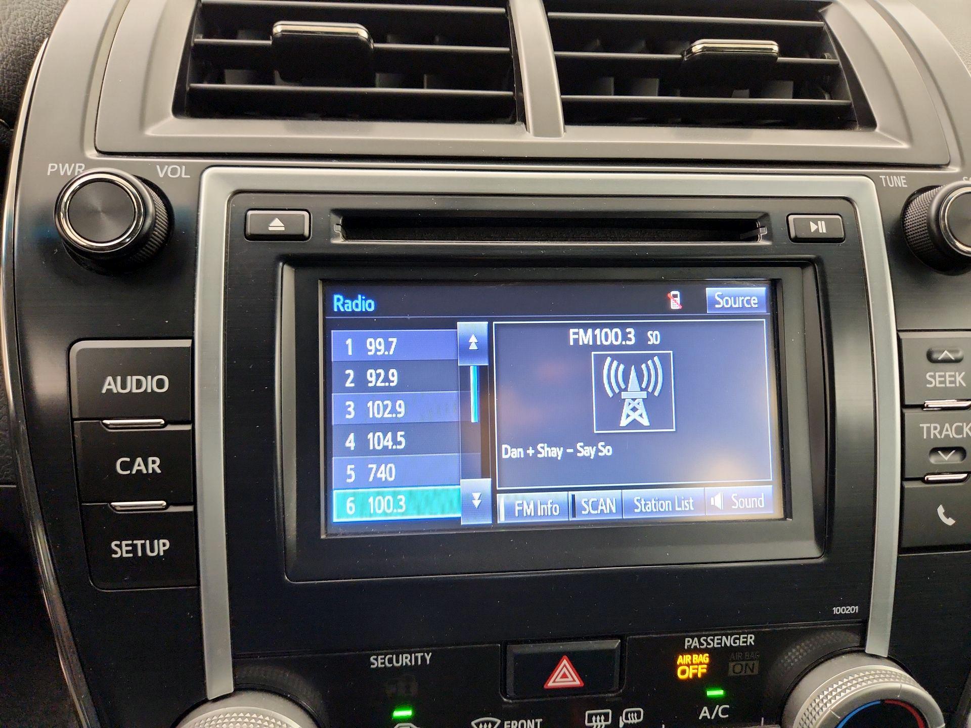 Thumbnail: 2014 Toyota Camry - 15