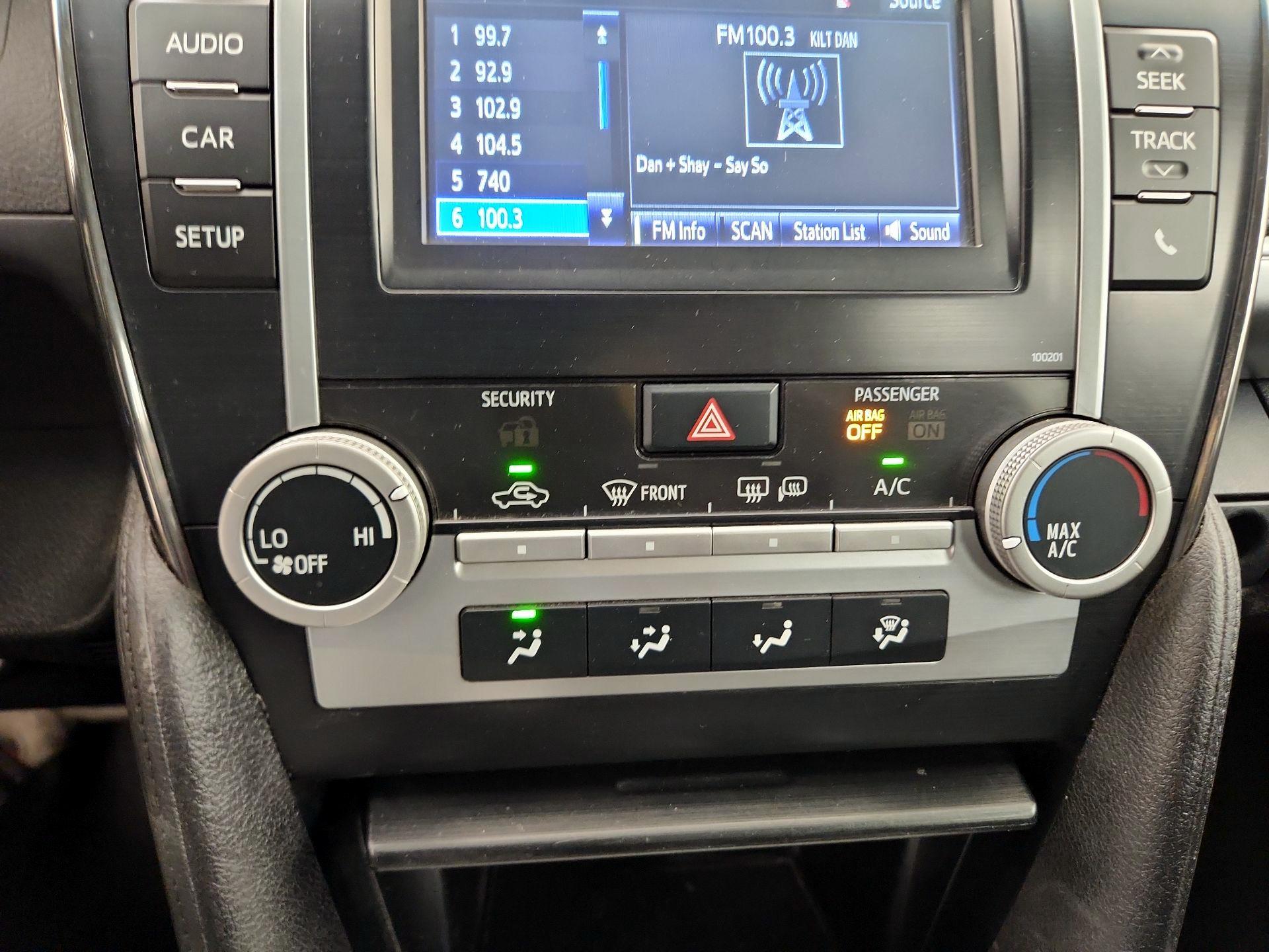 Thumbnail: 2014 Toyota Camry - 16