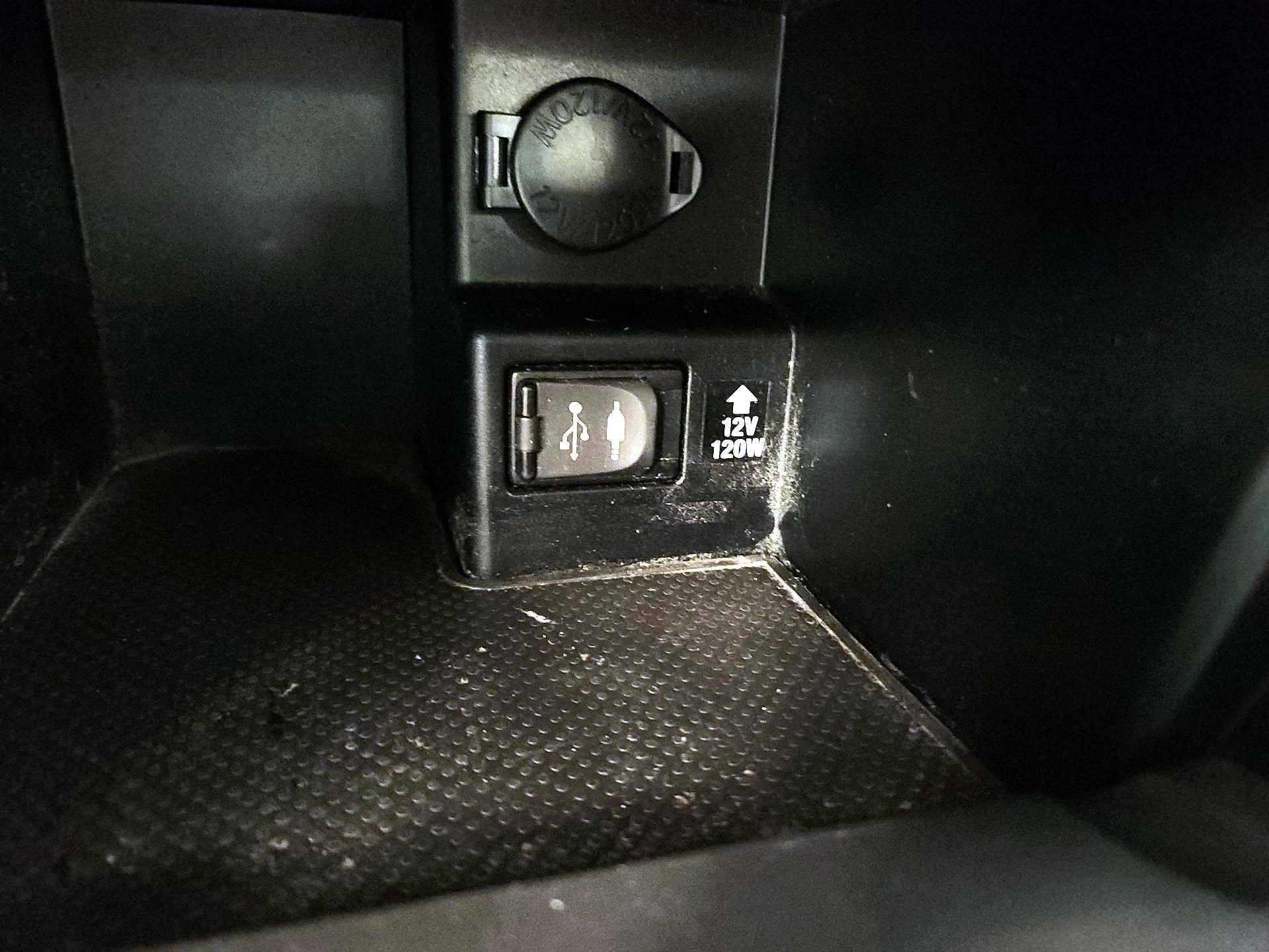 Thumbnail: 2014 Toyota Camry - 18