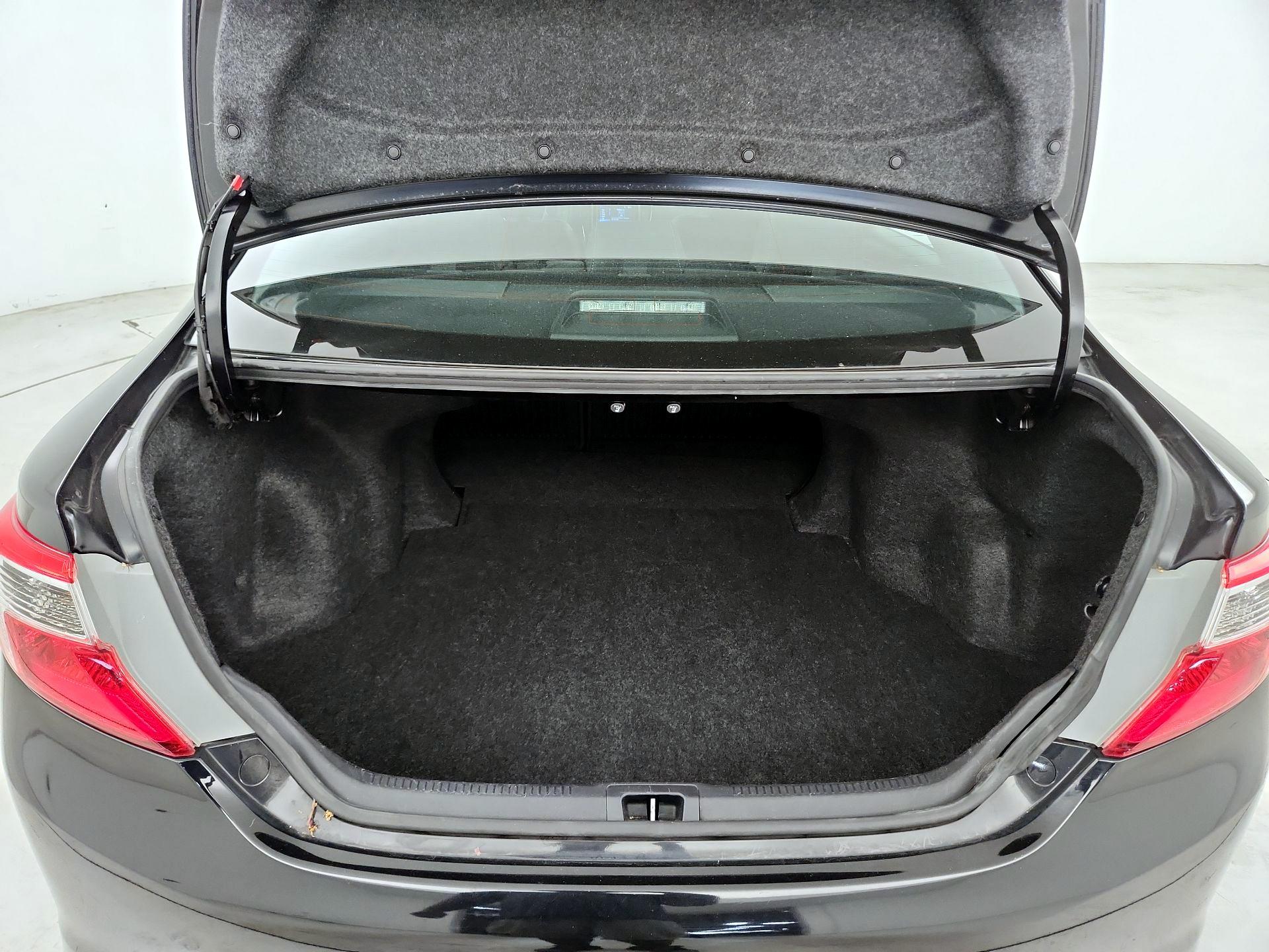 Thumbnail: 2014 Toyota Camry - 20