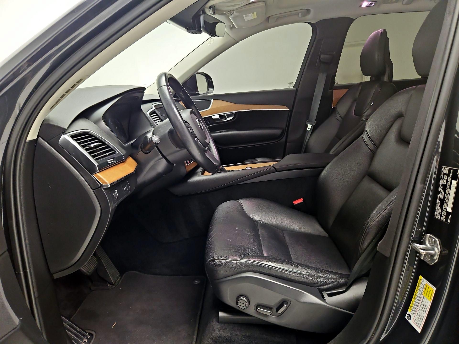 Thumbnail: 2022 Volvo XC90 - 11