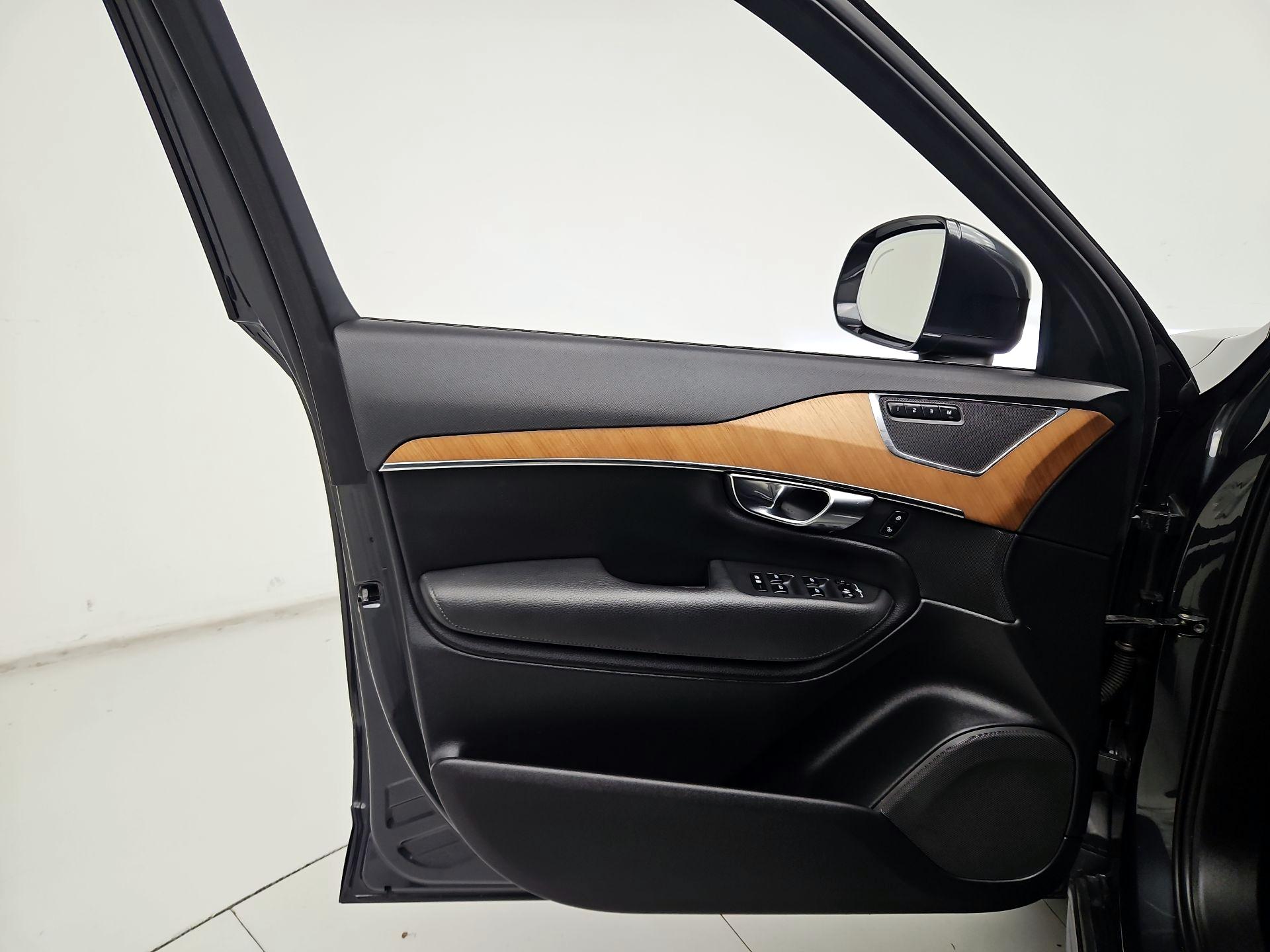 Thumbnail: 2022 Volvo XC90 - 12