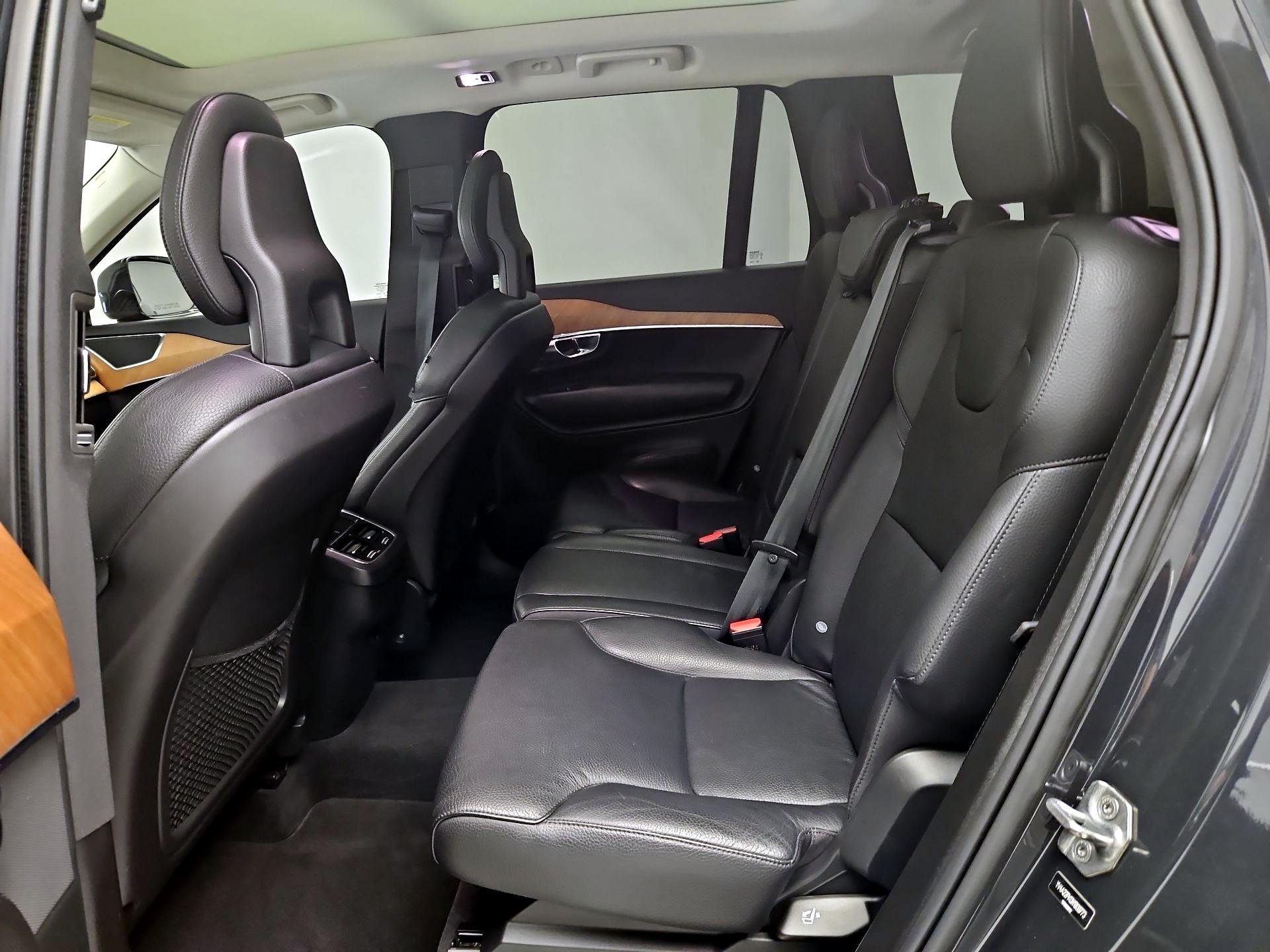 Thumbnail: 2022 Volvo XC90 - 17