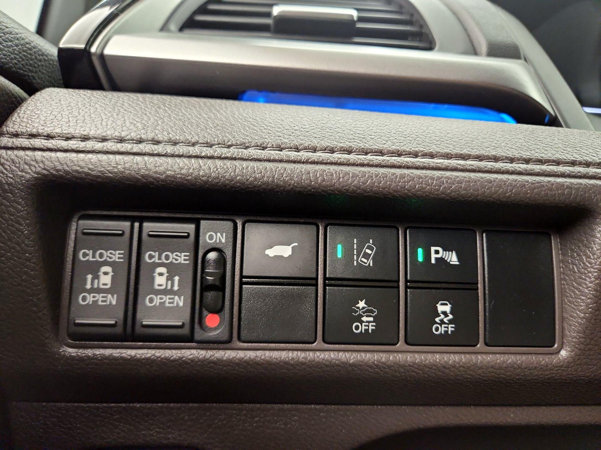 Thumbnail: 2019 Honda Odyssey - 13