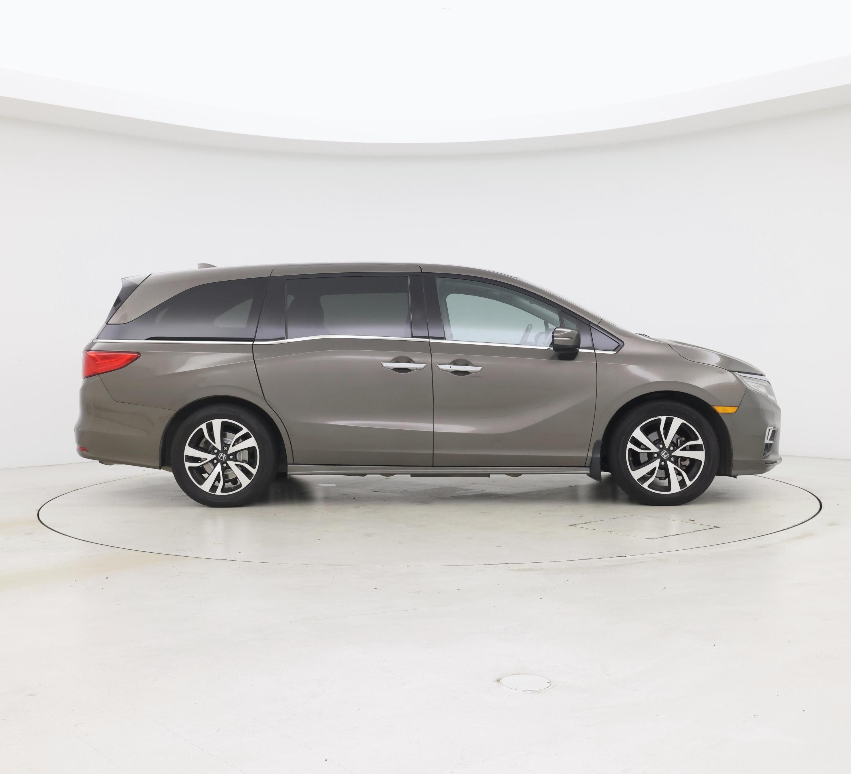 Thumbnail: 2019 Honda Odyssey - 7