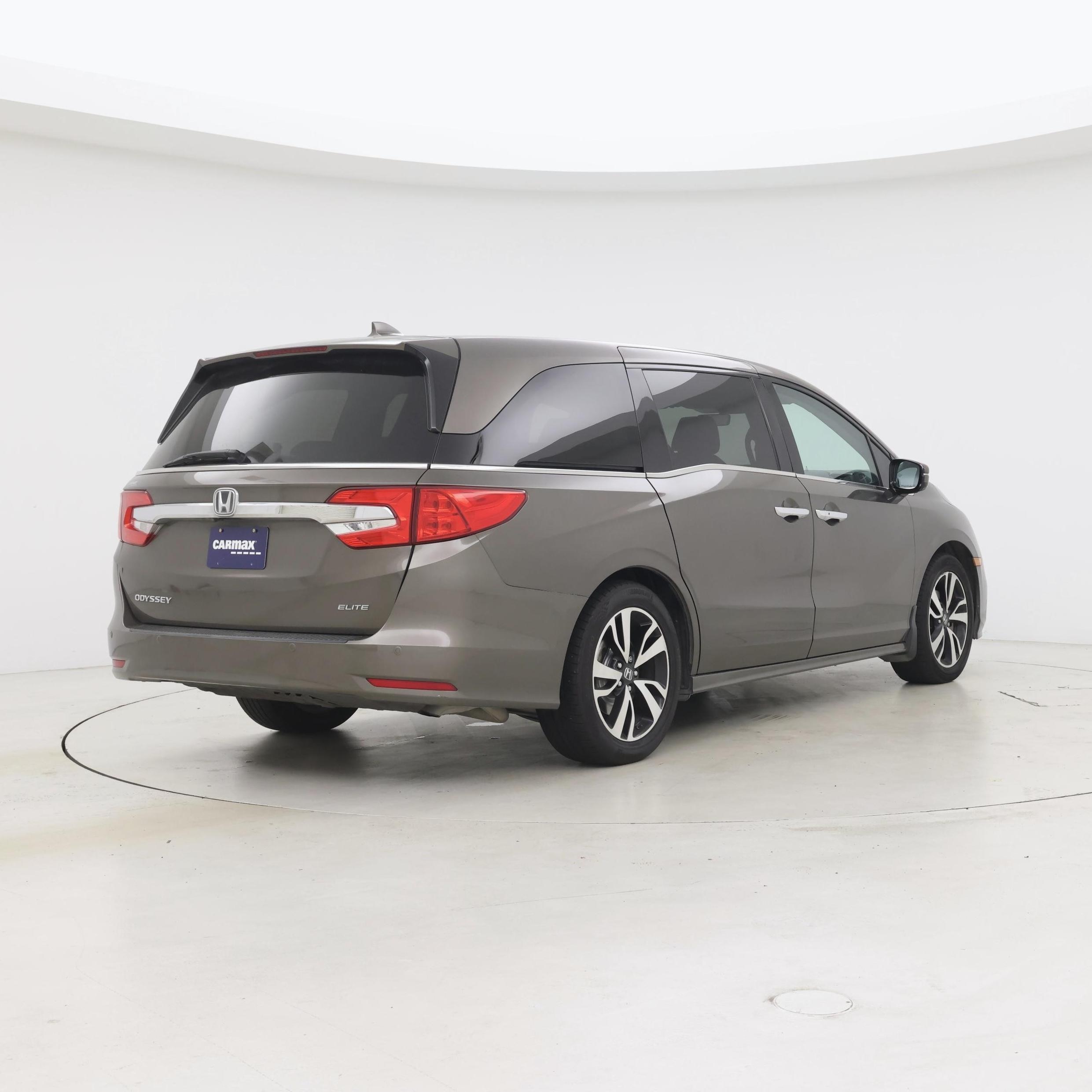 Thumbnail: 2019 Honda Odyssey - 8