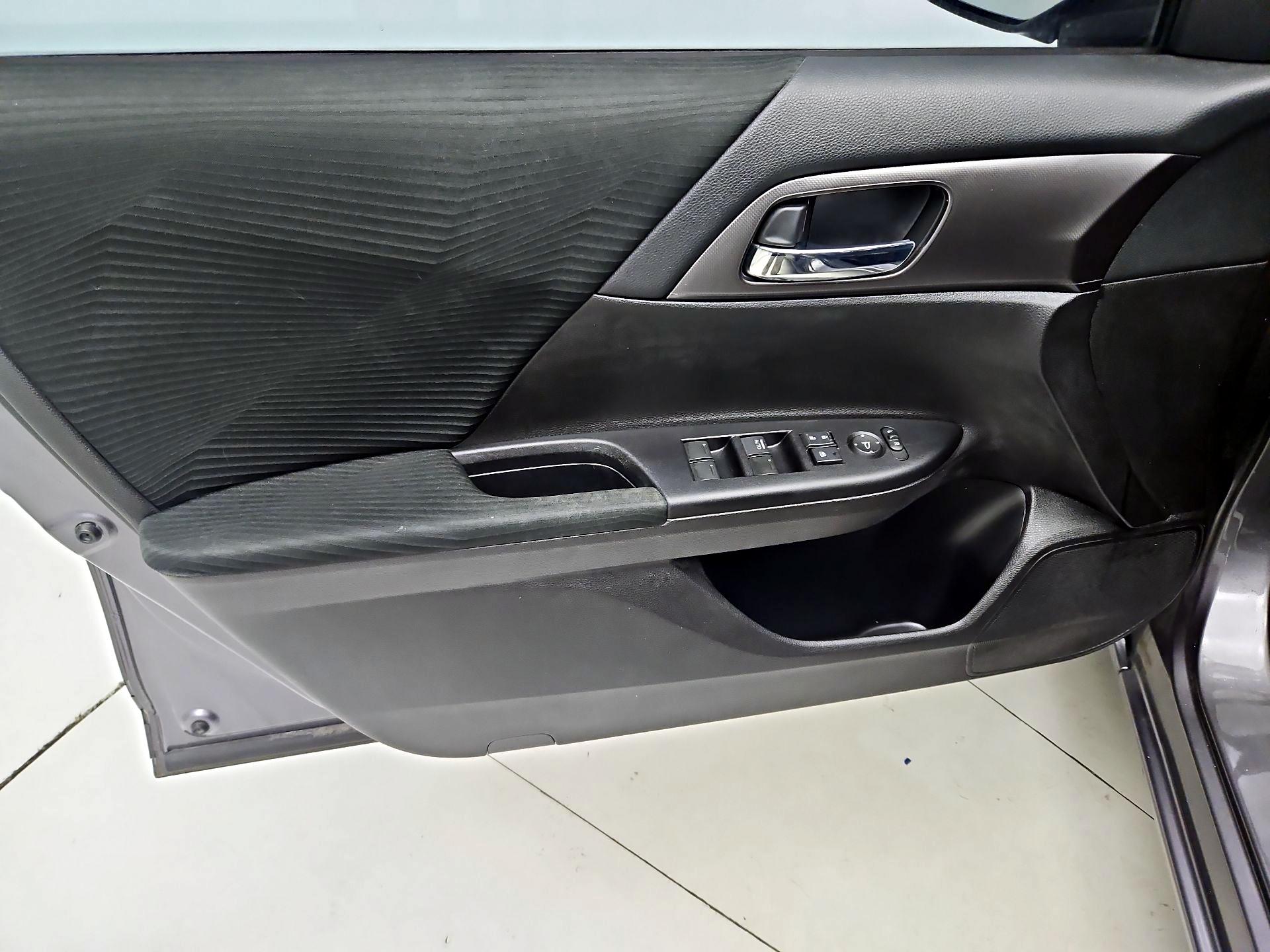 Thumbnail: 2015 Honda Accord - 12