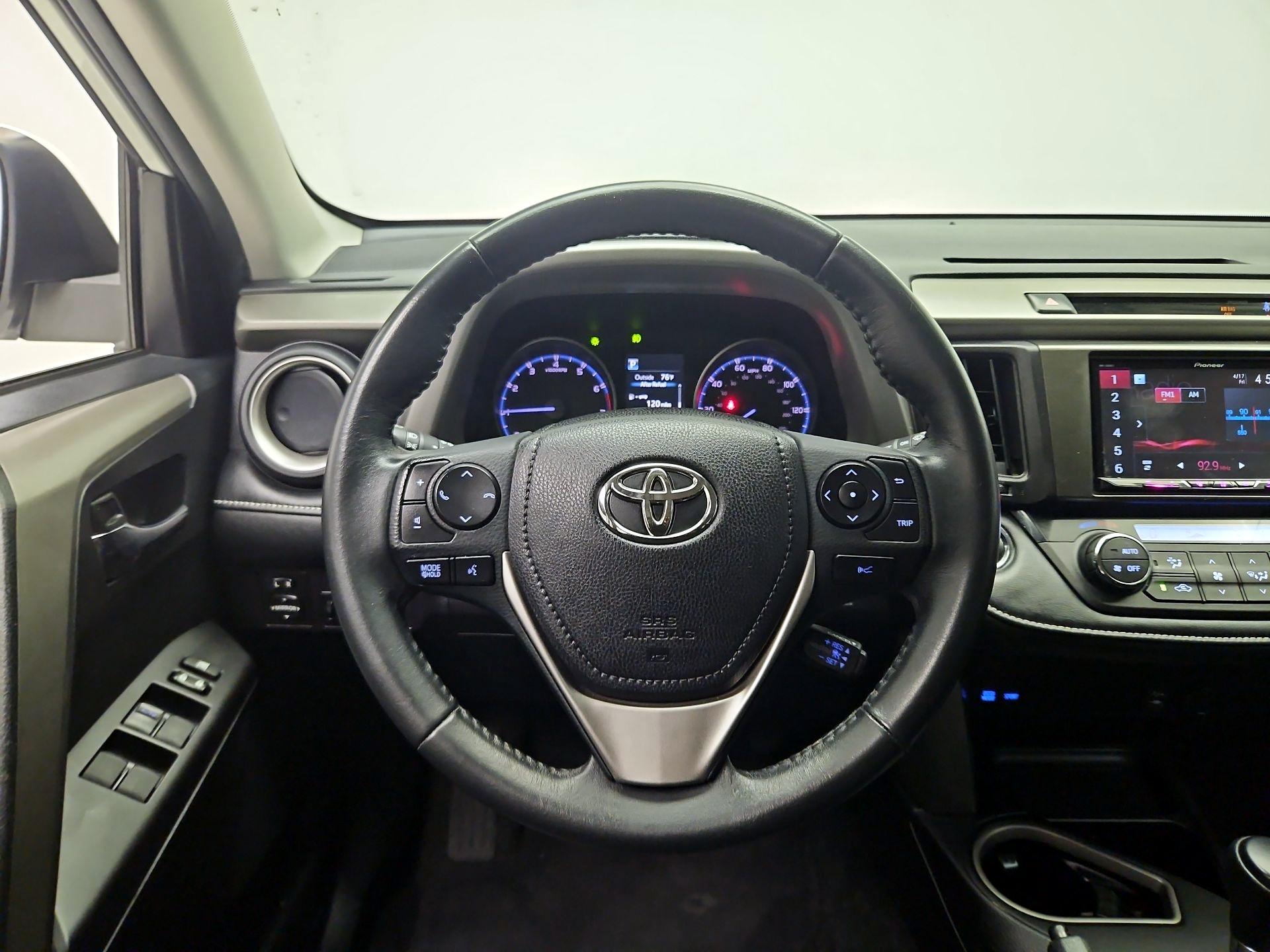 Thumbnail: 2018 Toyota RAV4 - 10