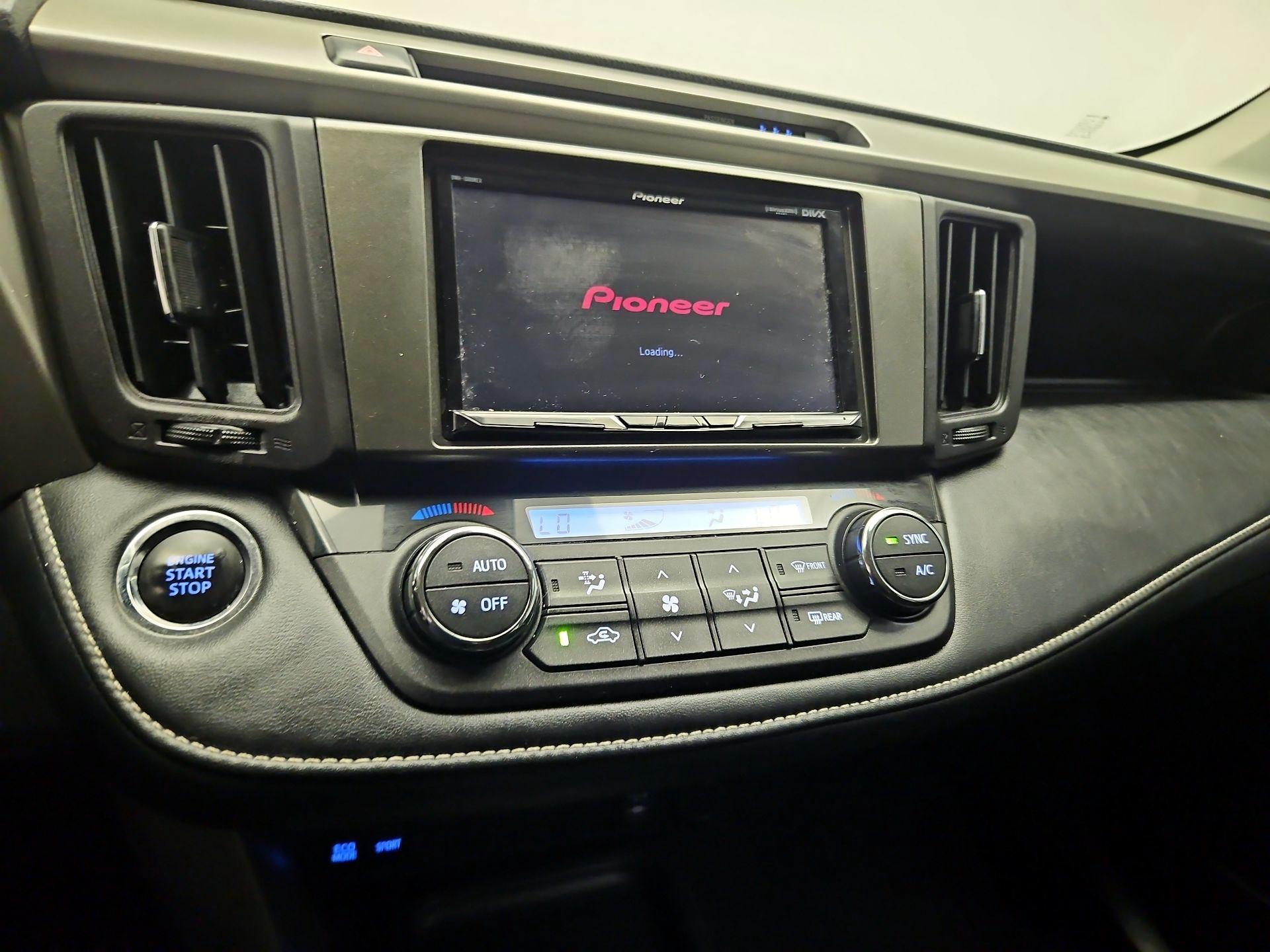 Thumbnail: 2018 Toyota RAV4 - 15