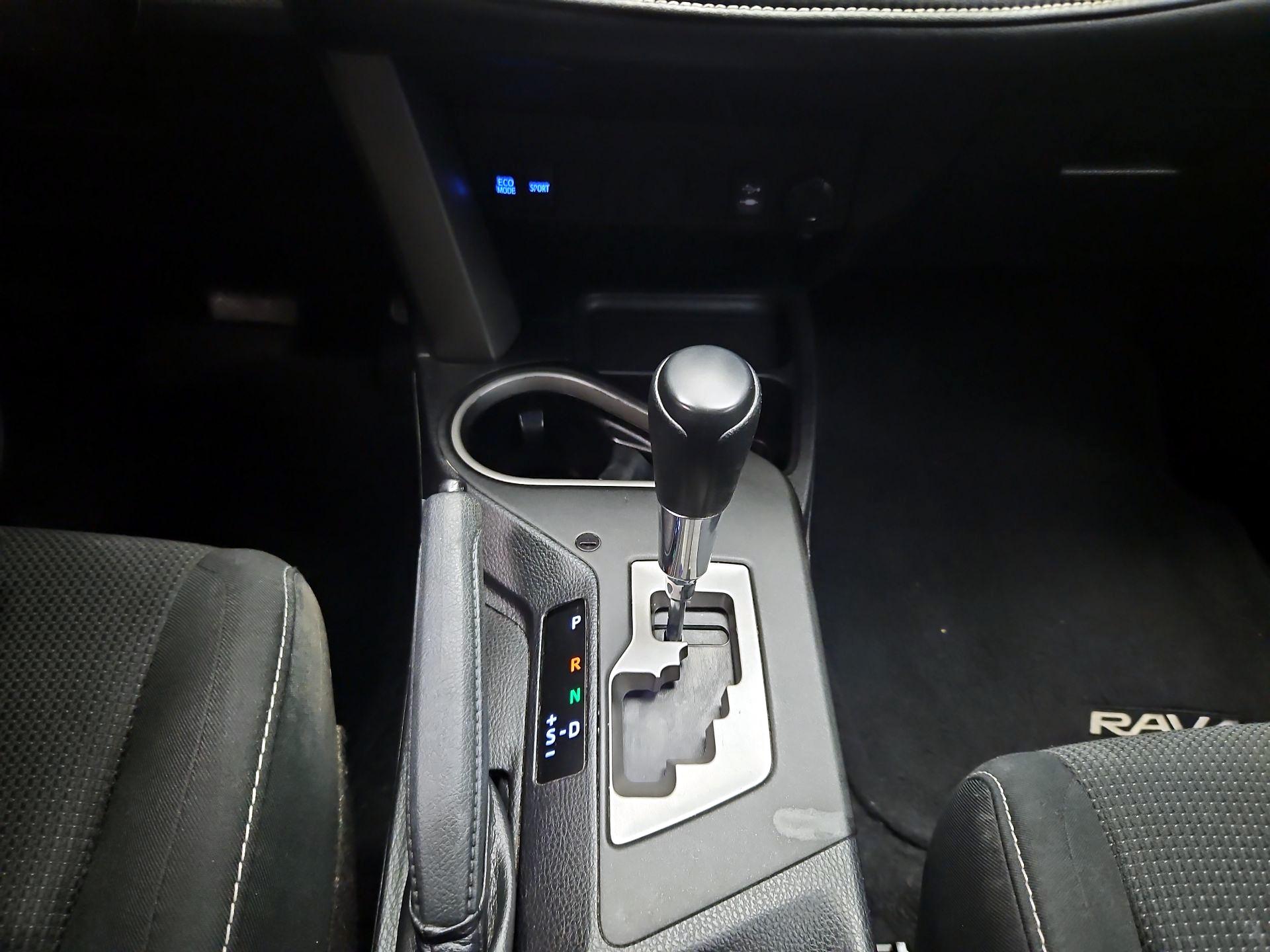 Thumbnail: 2018 Toyota RAV4 - 16