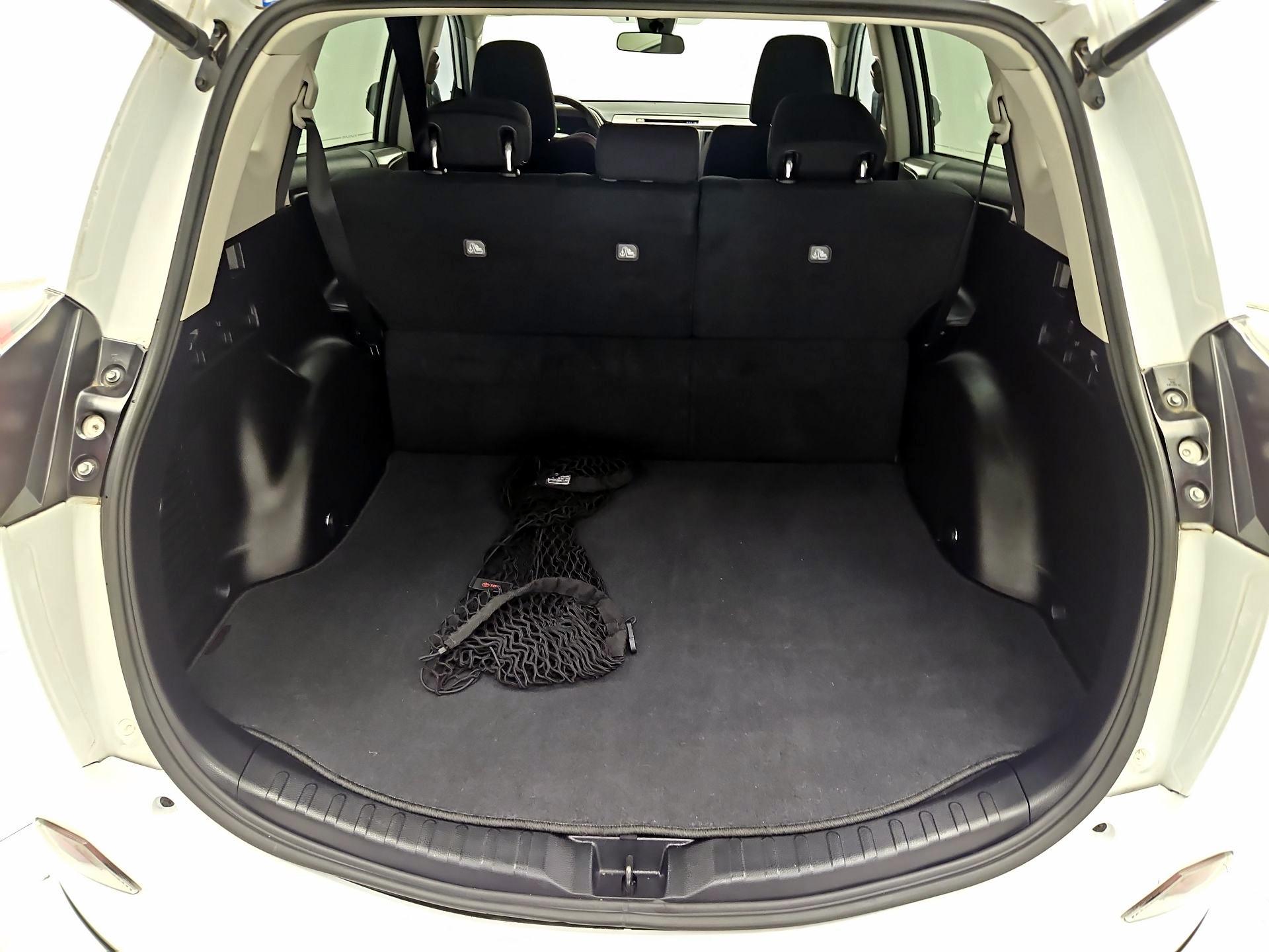 Thumbnail: 2018 Toyota RAV4 - 18