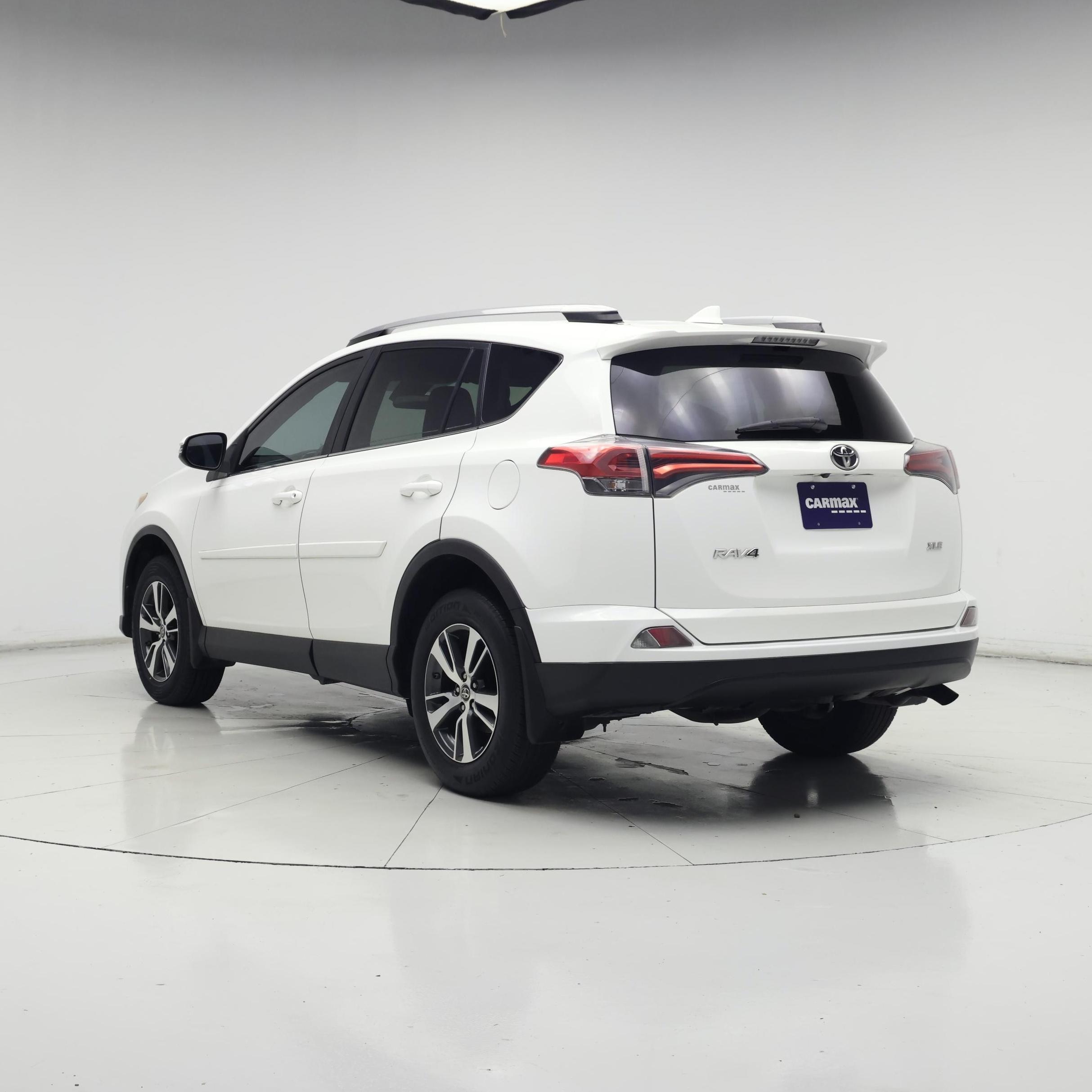 Thumbnail: 2018 Toyota RAV4 - 2