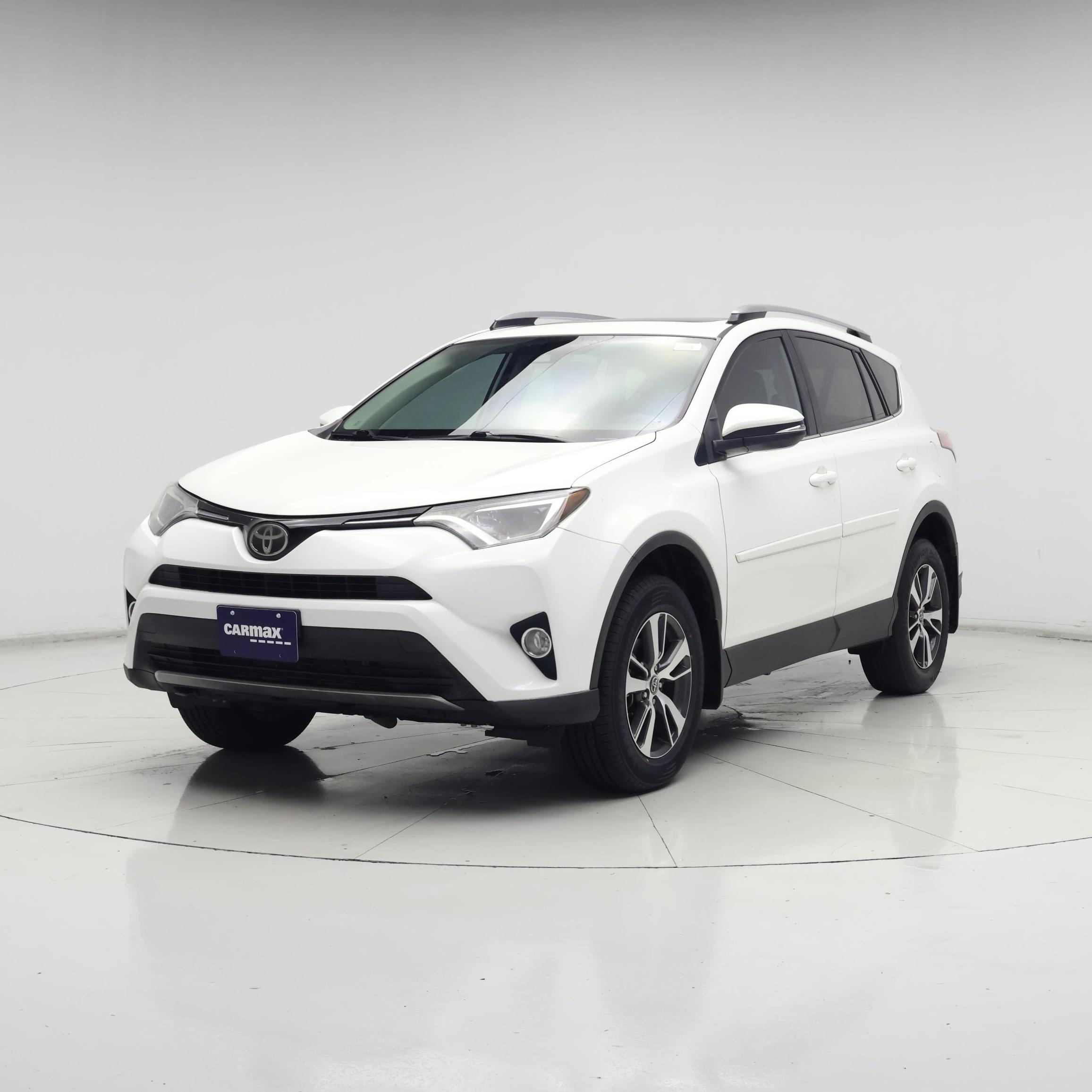 Thumbnail: 2018 Toyota RAV4 - 4