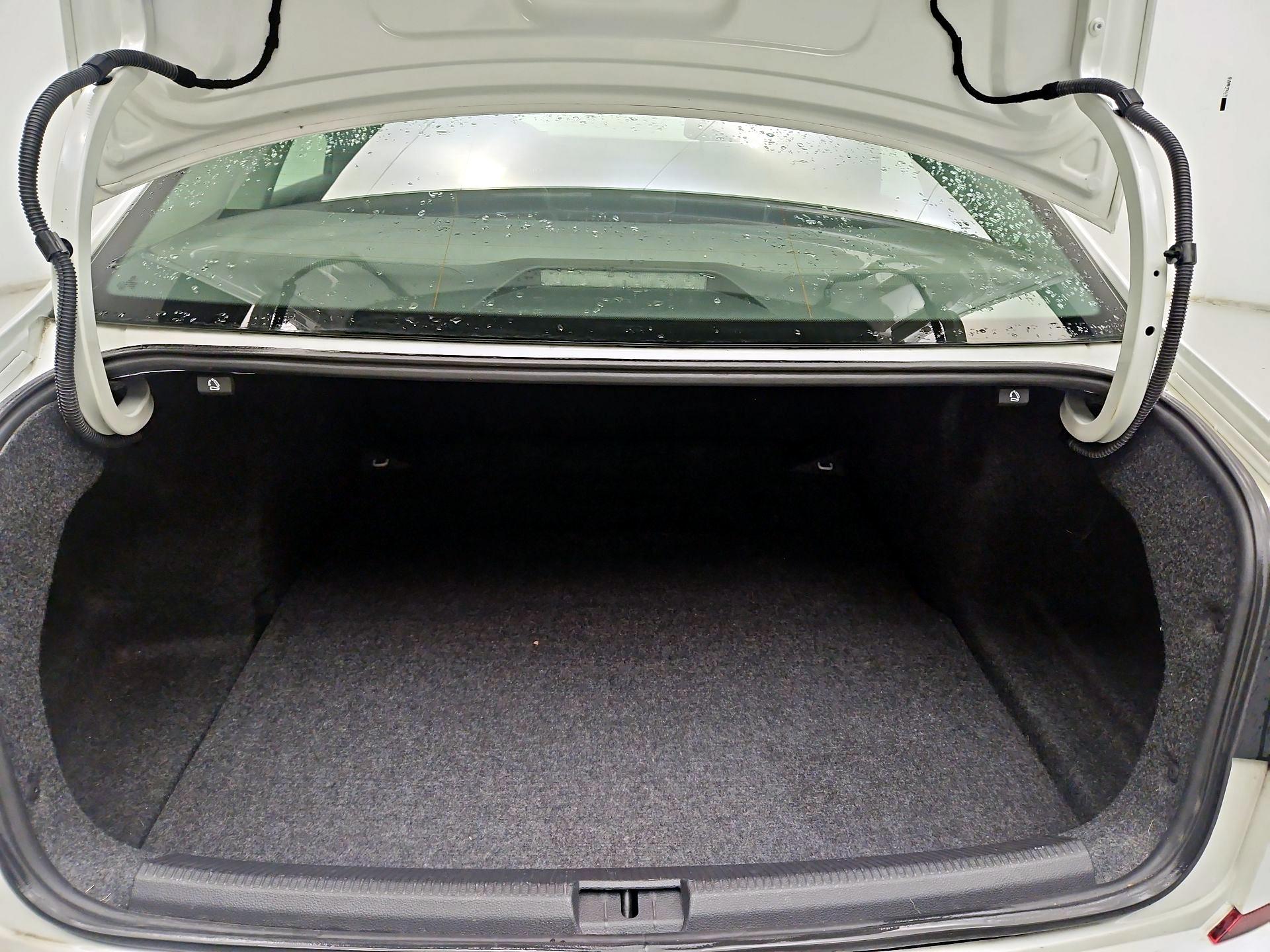 Thumbnail: 2020 Volkswagen Passat - 20