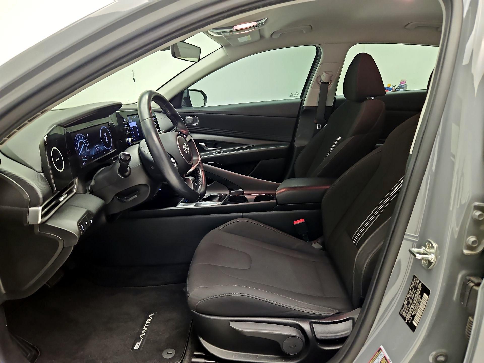 Thumbnail: 2021 Hyundai Elantra - 11