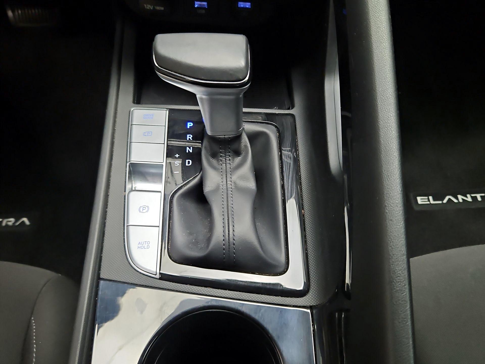 Thumbnail: 2021 Hyundai Elantra - 17